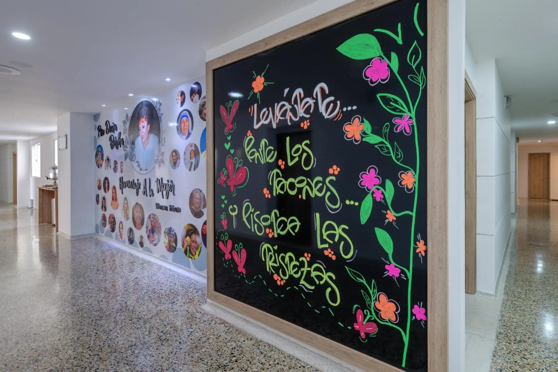 Photo of the whole room in Hotel Cartagena Plaza