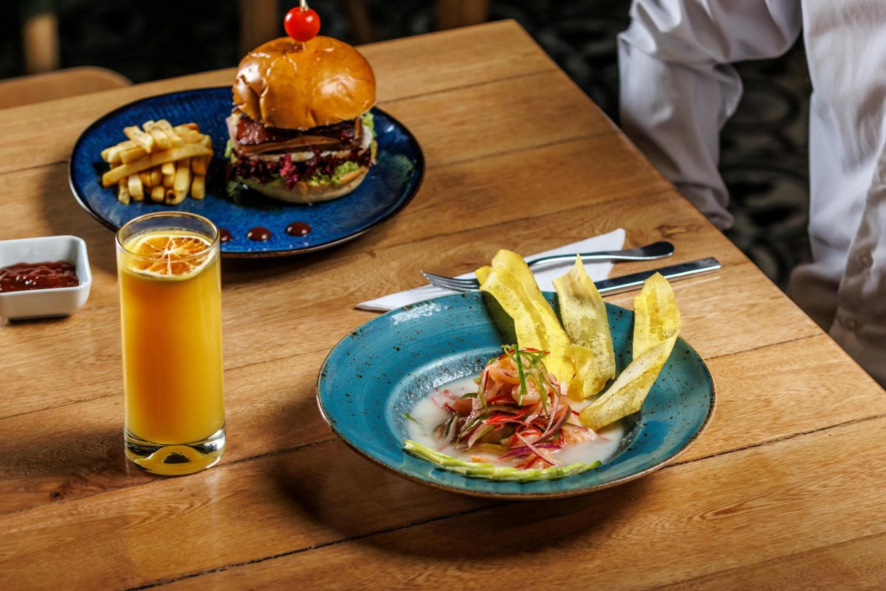 Restaurant/places to eat in Hotel Cartagena Plaza