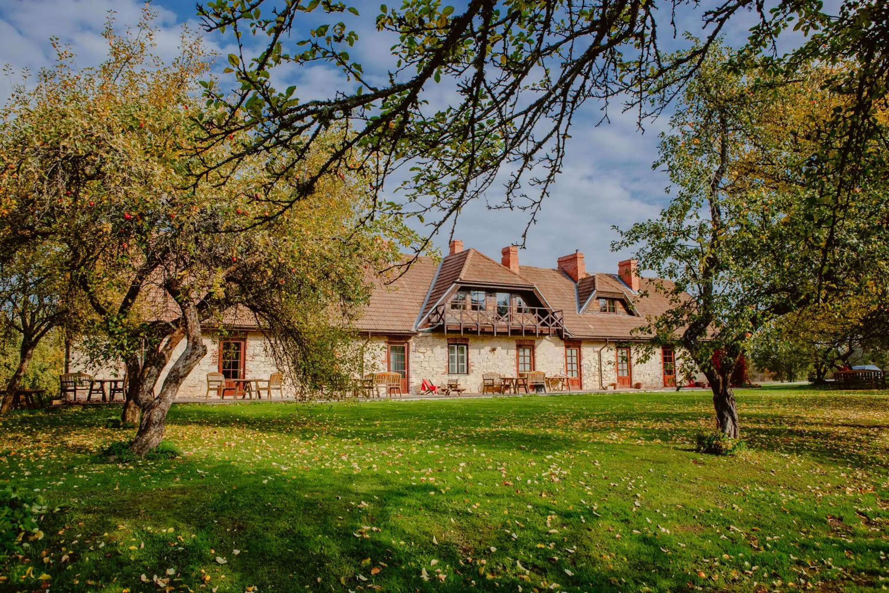 Property building in Karlamuiza Country Hotel