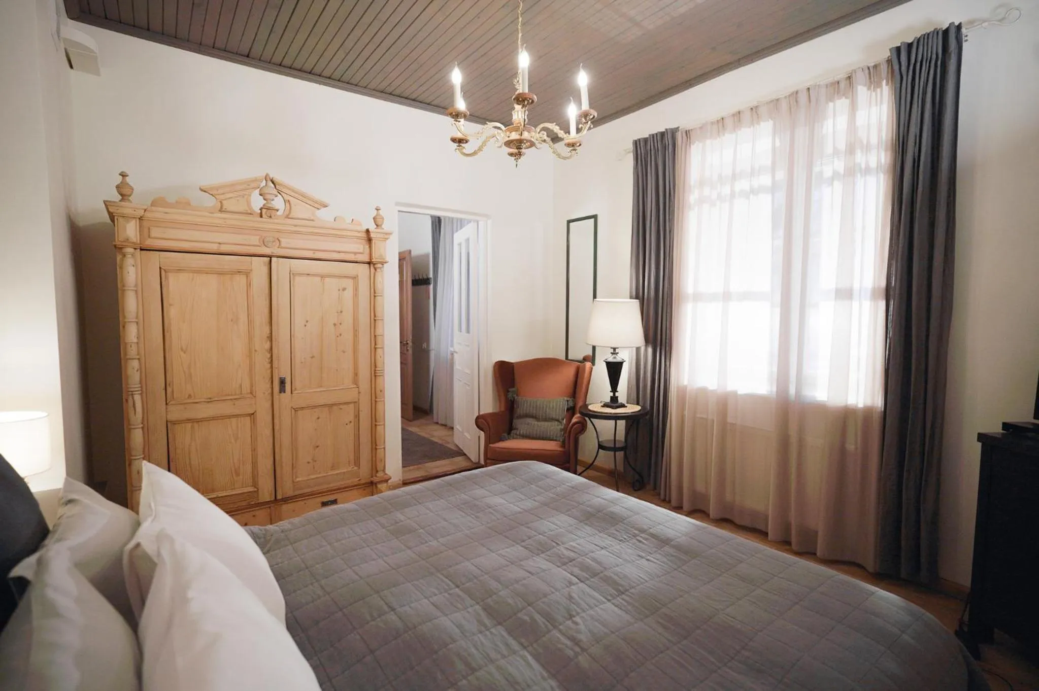 Bedroom, Bed in Karlamuiza Country Hotel