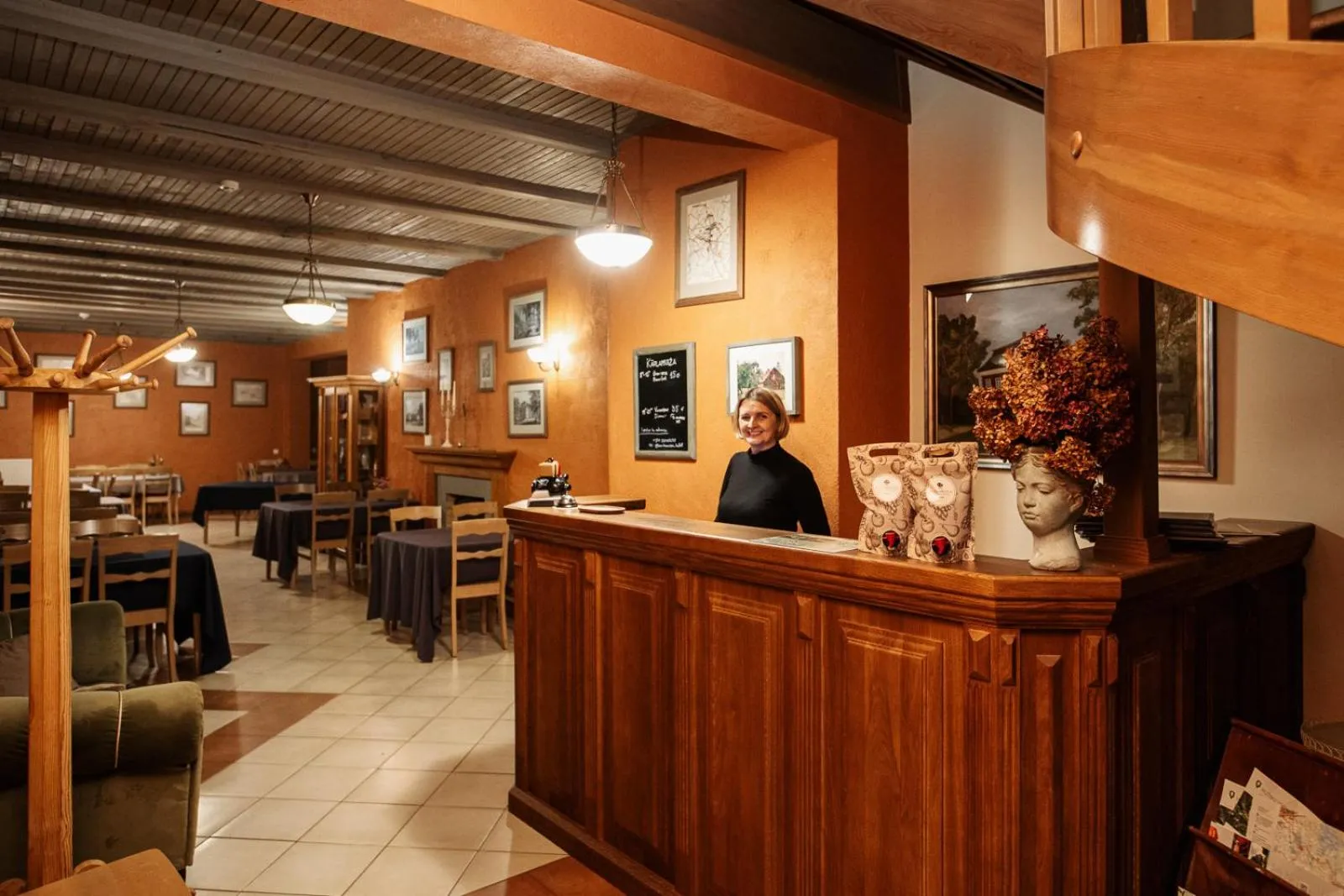 Restaurant/places to eat in Karlamuiza Country Hotel