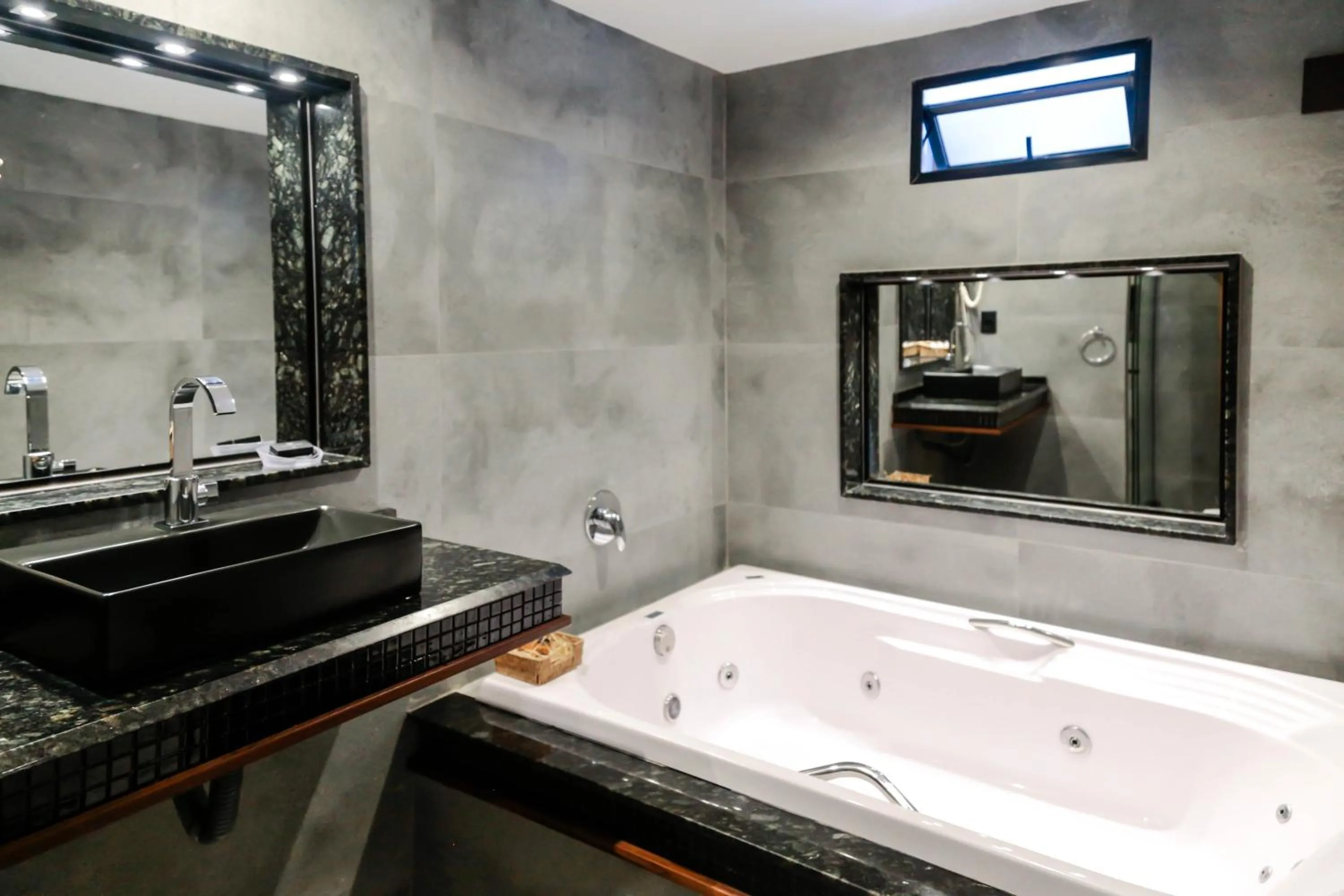 Bathroom in Pousada da Torre