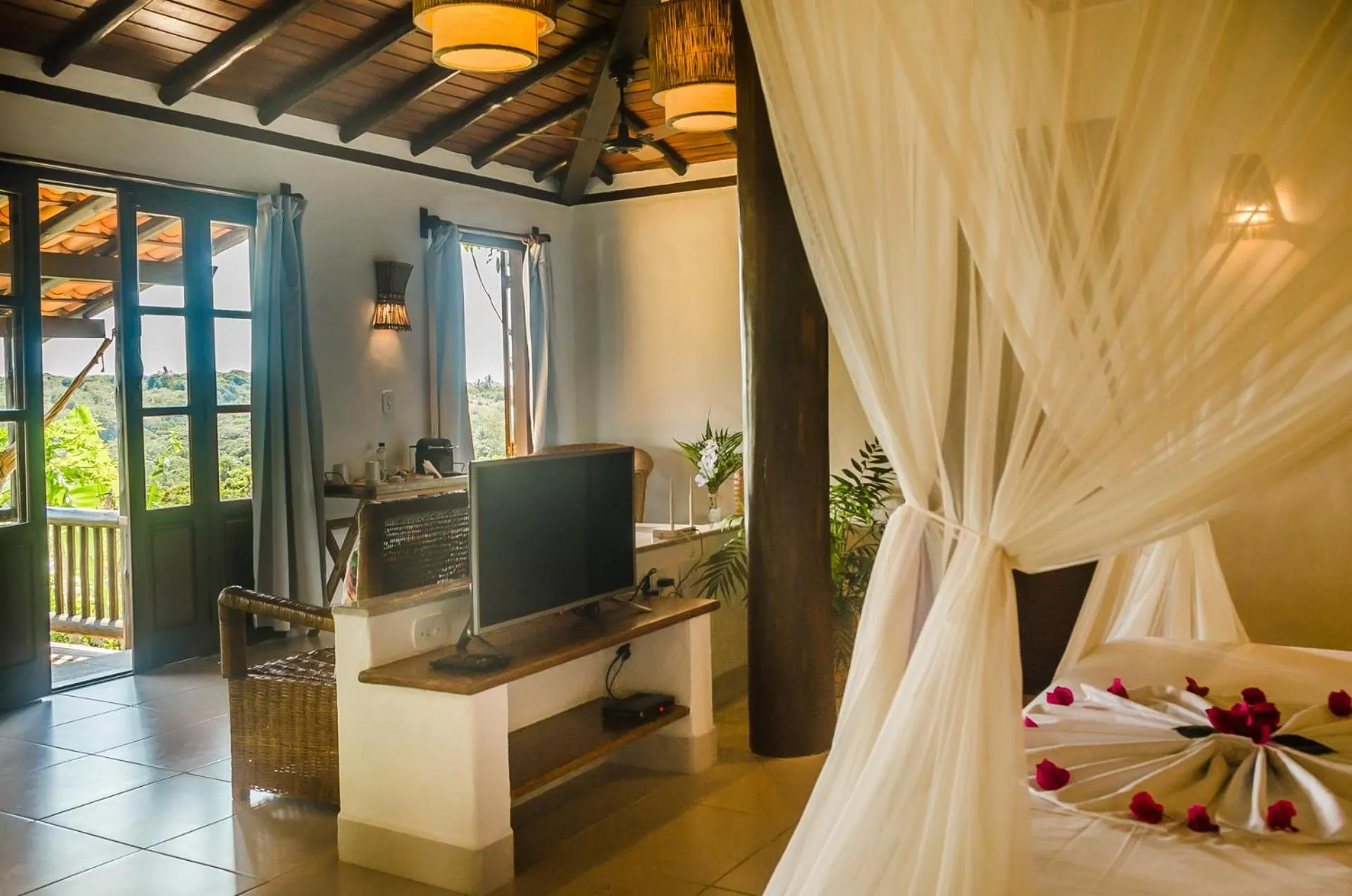 Communal lounge/ TV room in Pousada Mundo Verde