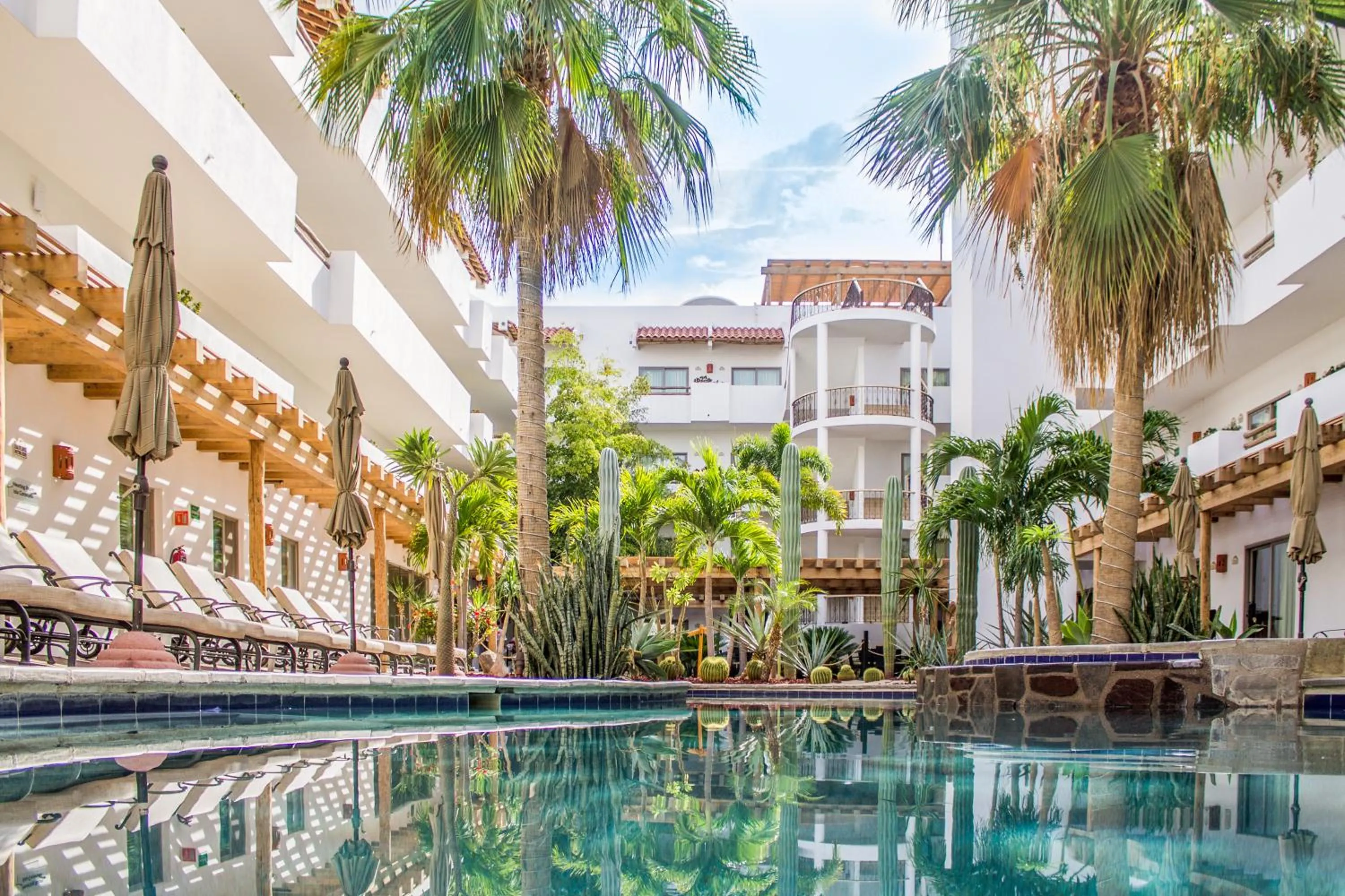 Swimming pool in Hotel Santa Fe Loreto by Villa Group