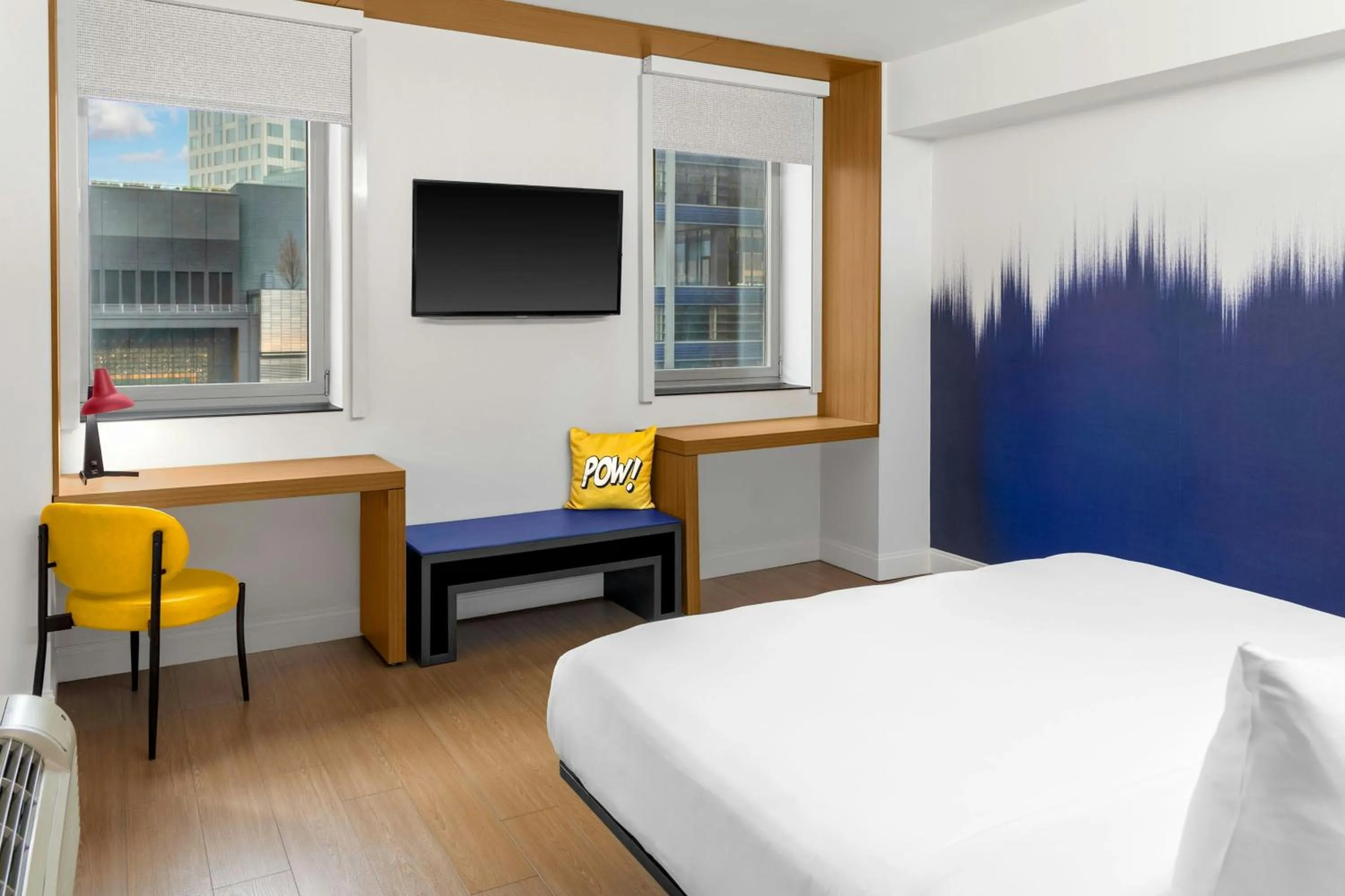 Photo of the whole room, Bed in Aloft New York Brooklyn