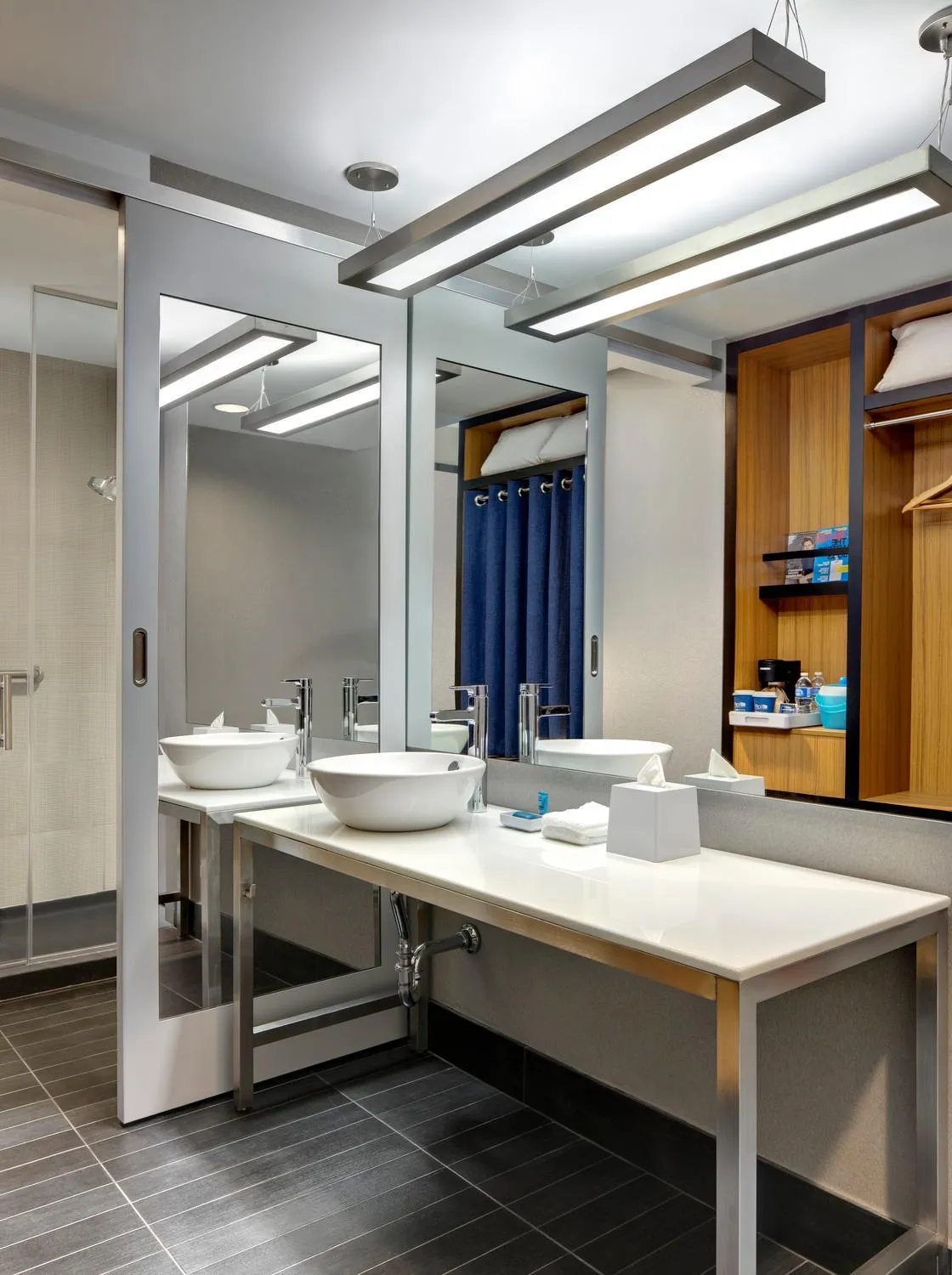 Shower in Aloft New York Brooklyn