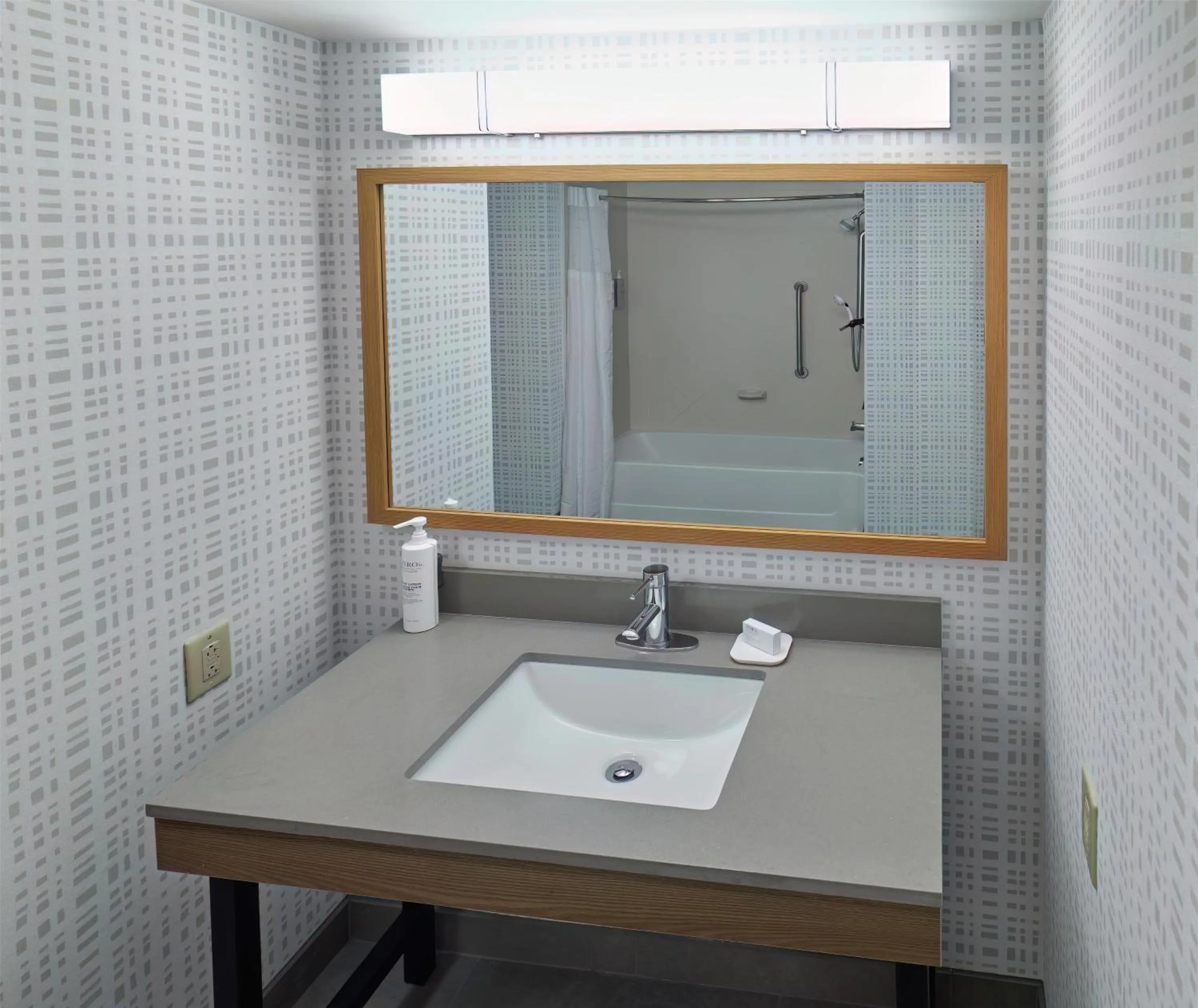 Bathroom in Hampton Inn & Suites Radcliff/Fort Knox