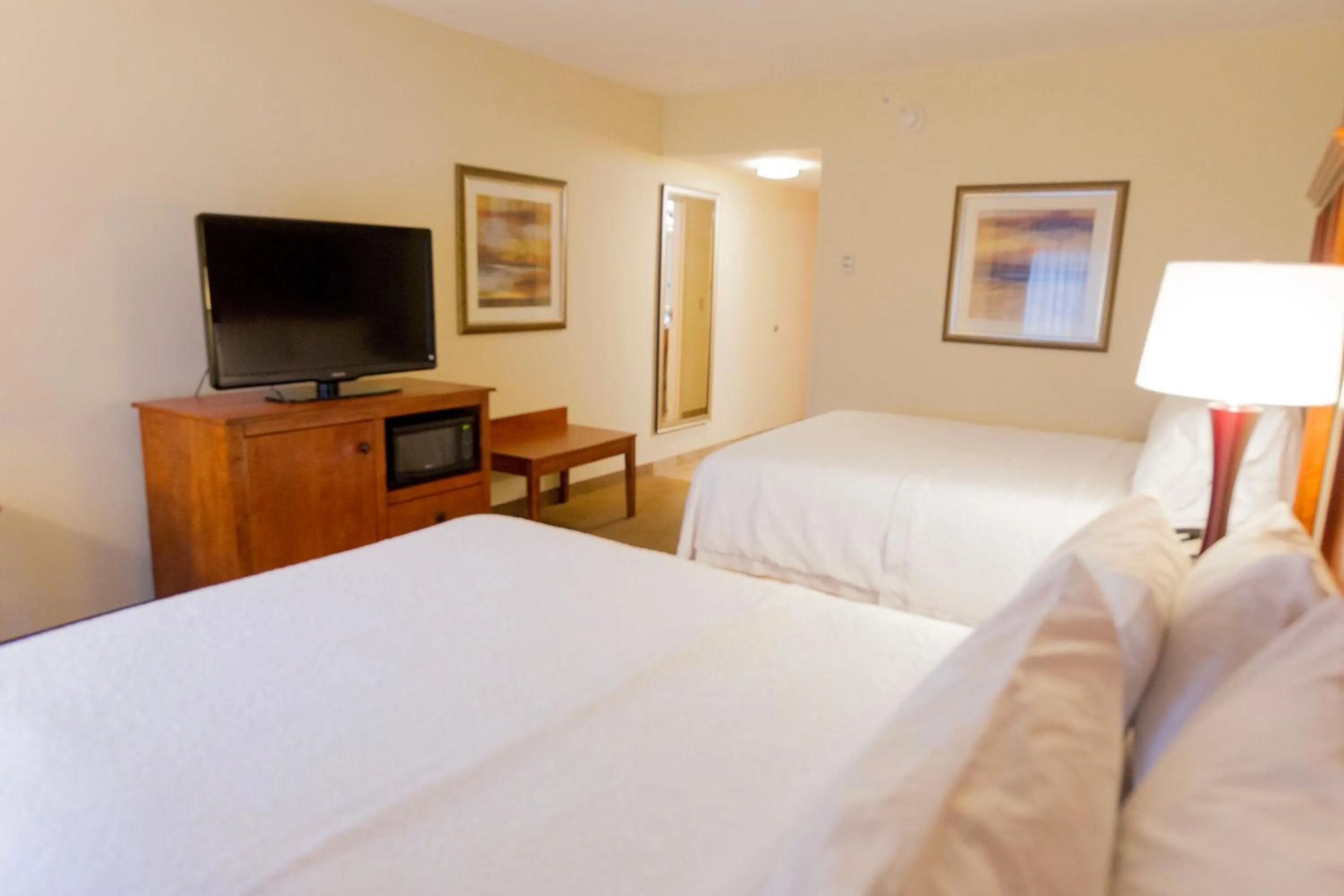 Bed in Hampton Inn & Suites Radcliff/Fort Knox