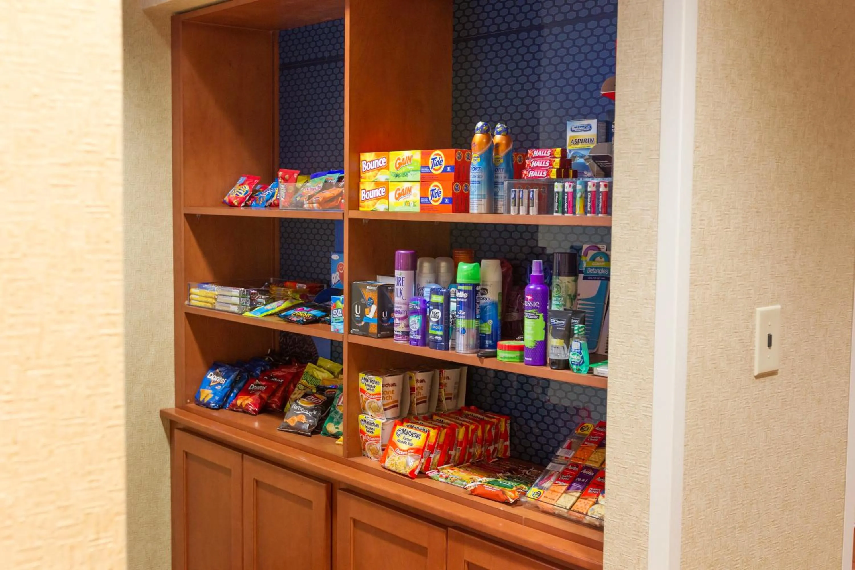 Food and drinks in Hampton Inn & Suites Radcliff/Fort Knox