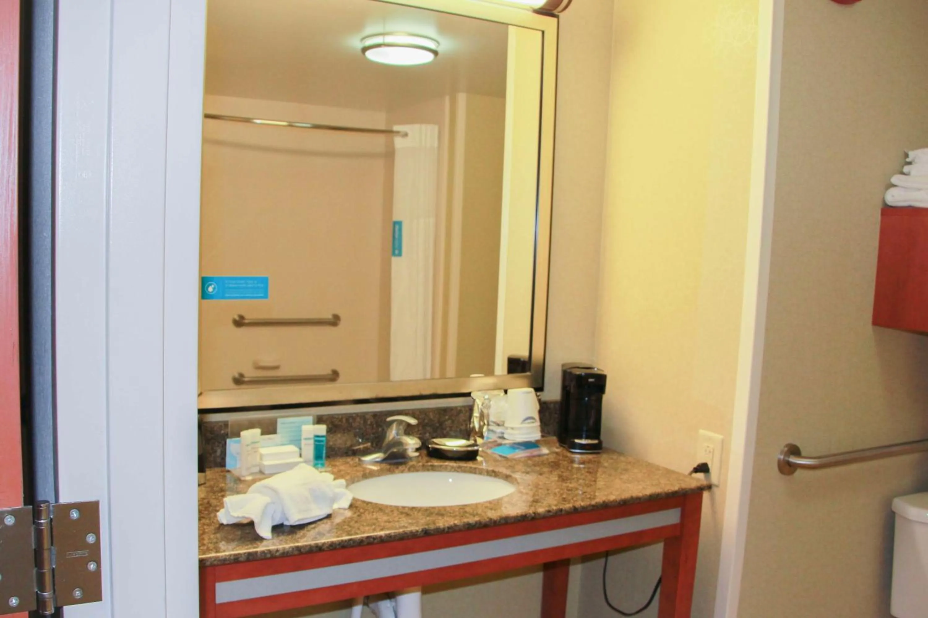 Bathroom in Hampton Inn & Suites Radcliff/Fort Knox