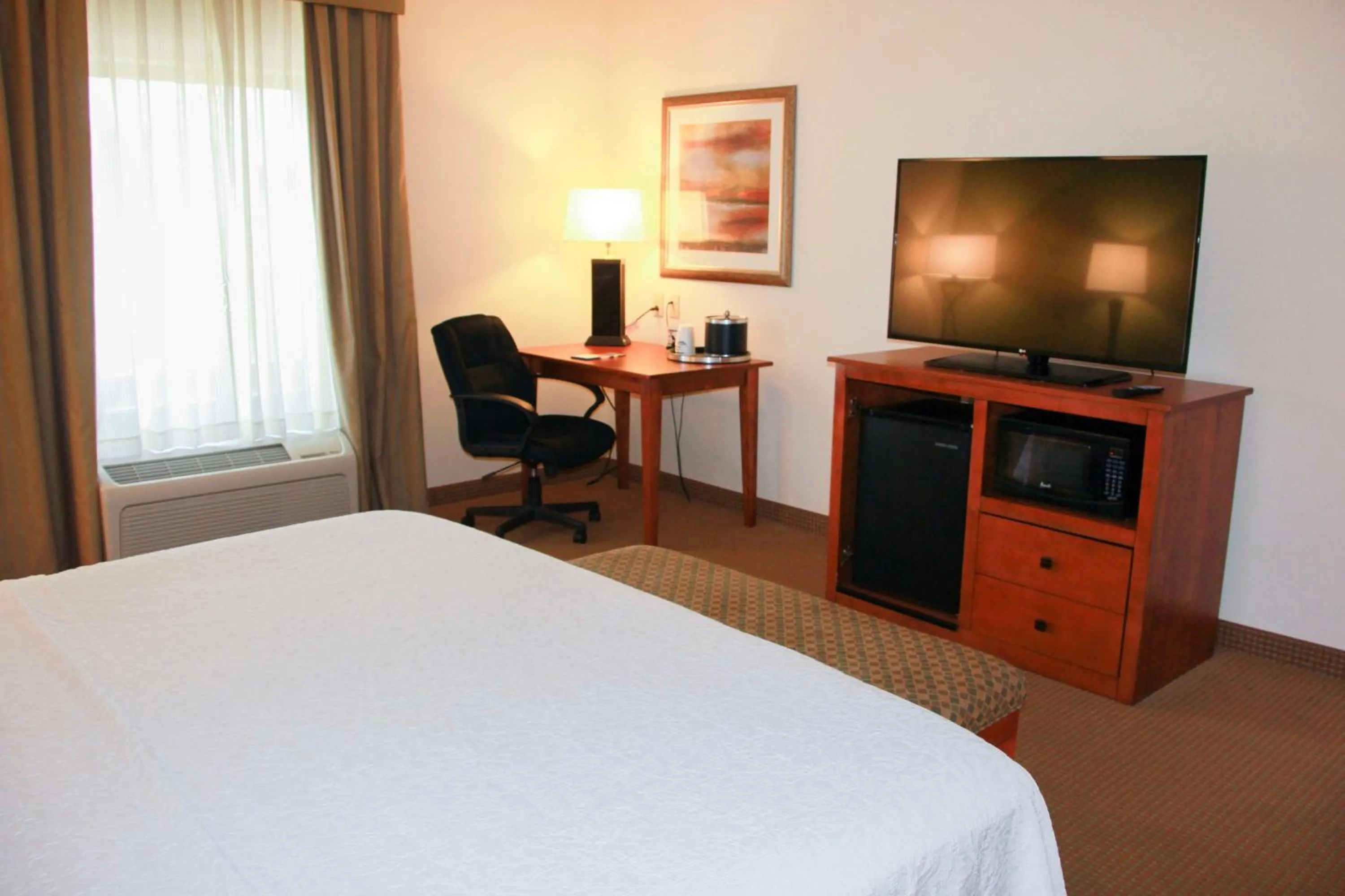 Bedroom, Bed in Hampton Inn & Suites Radcliff/Fort Knox