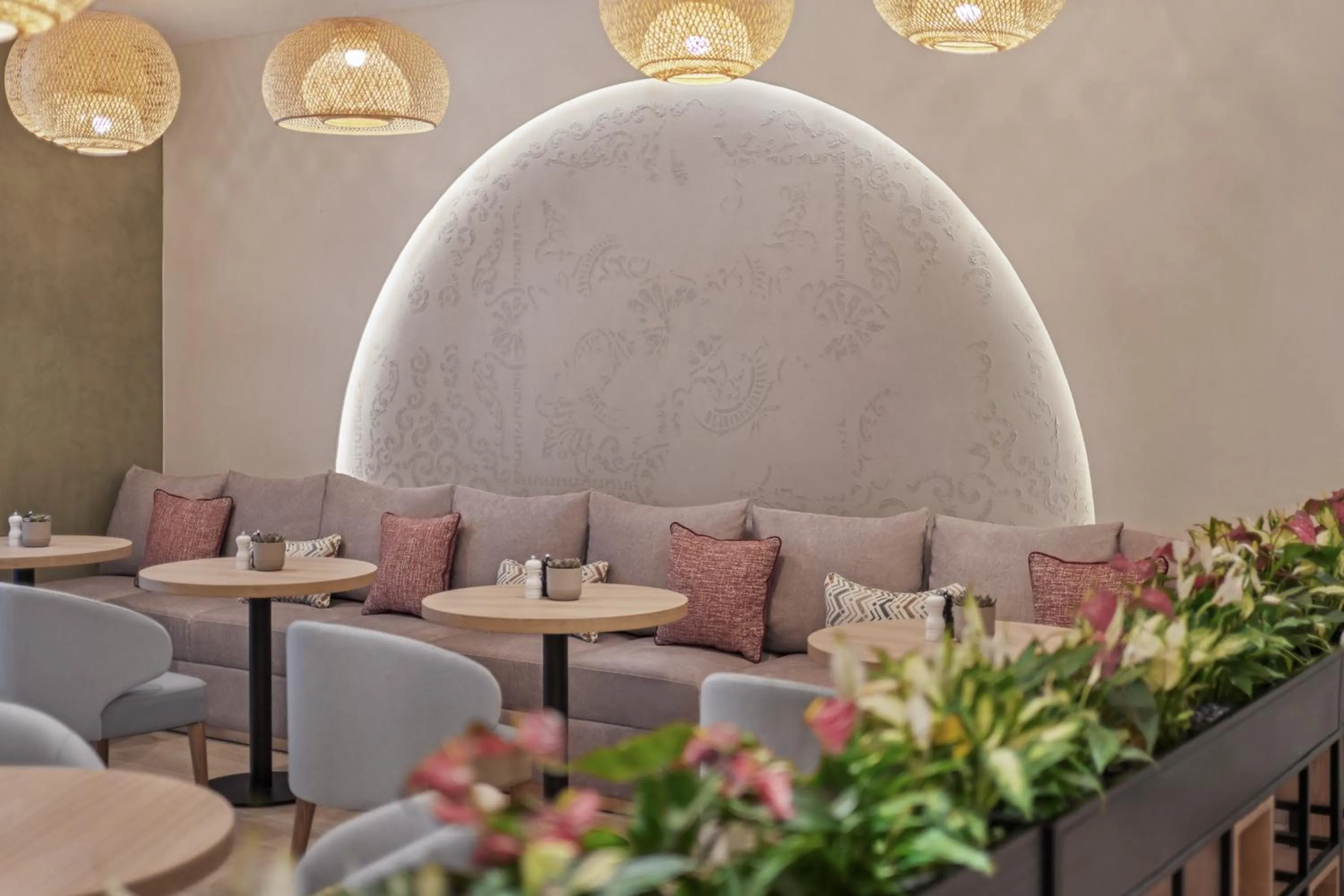 Restaurant/places to eat in Oaks Ibn Battuta Gate Dubai