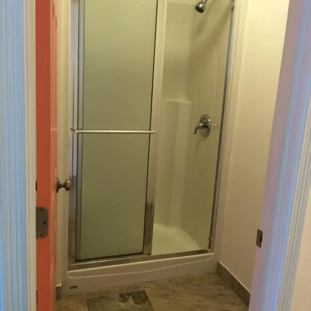 Shower in Aquamarine Suites