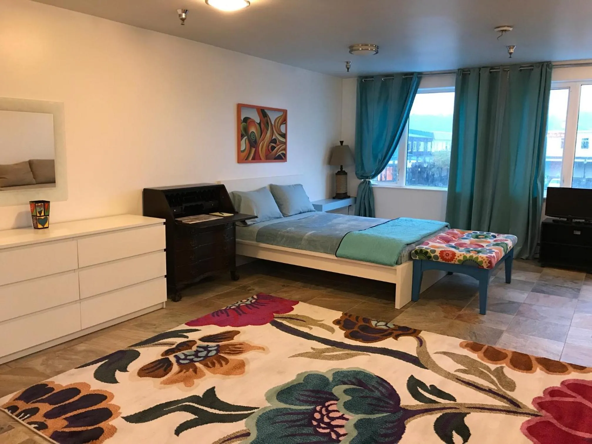 Bed in Aquamarine Suites