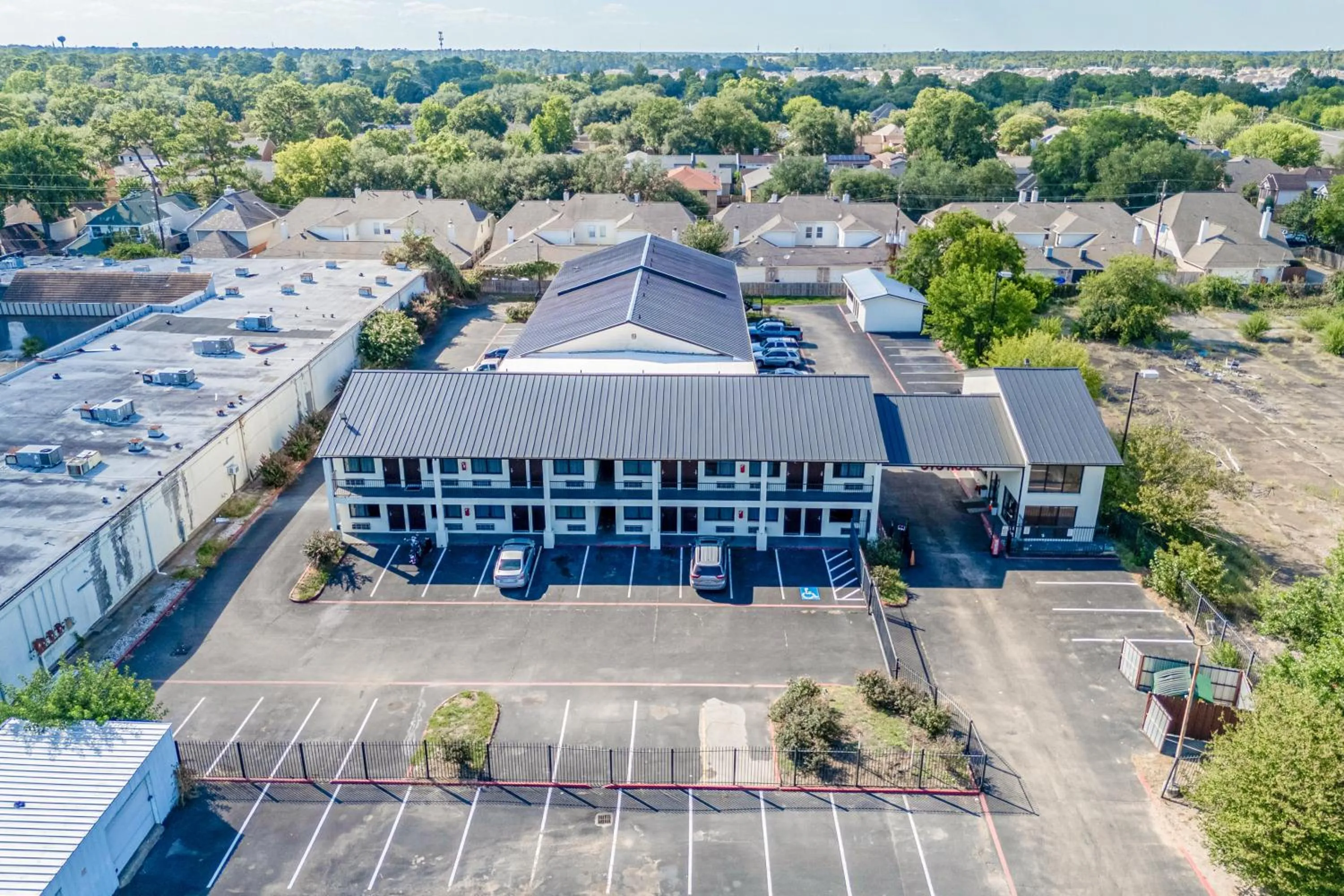 Property building in OYO Hotel Houston N Fm-1960 Champions TX