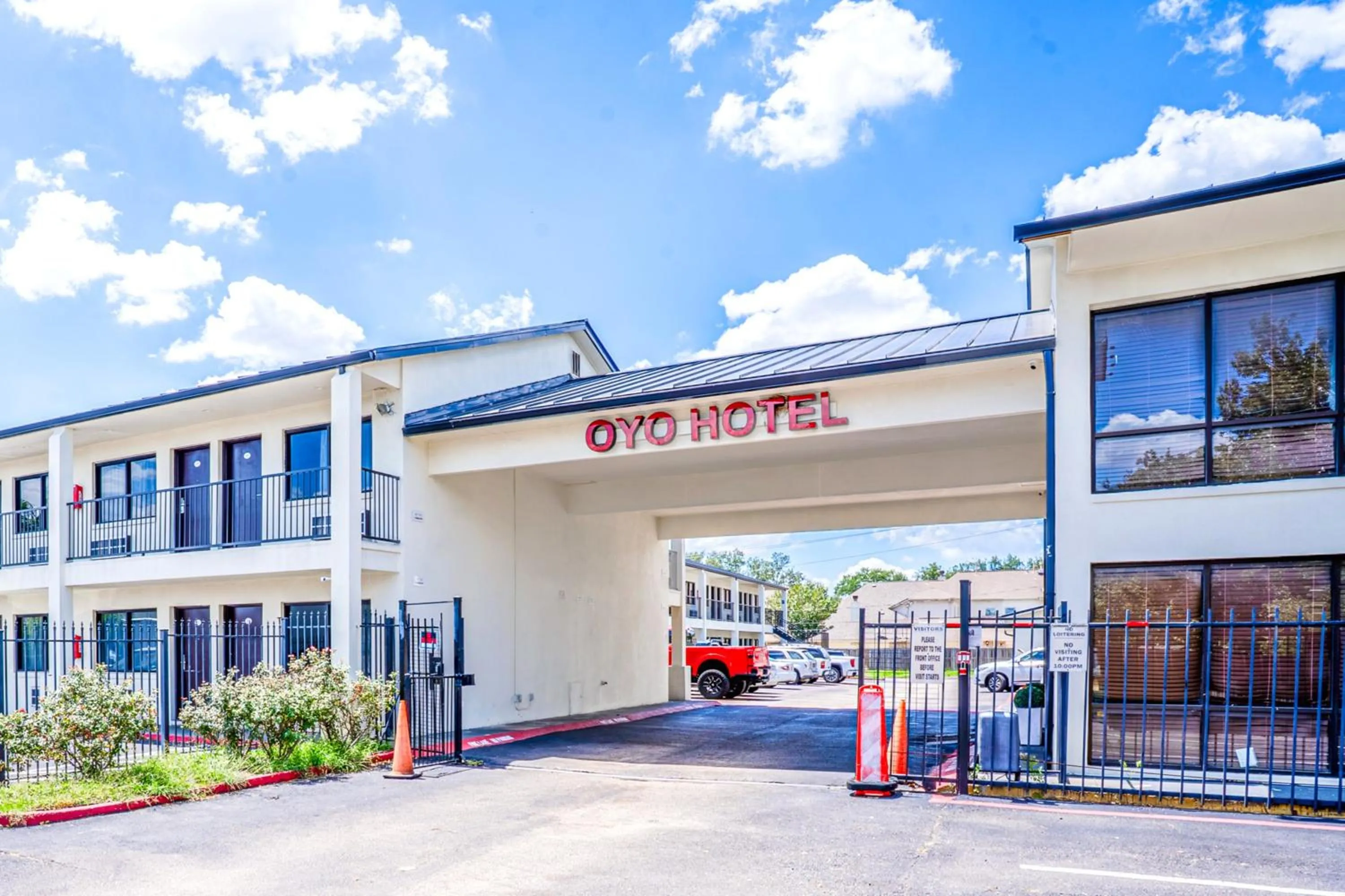 Facade/entrance in OYO Hotel Houston N Fm-1960 Champions TX