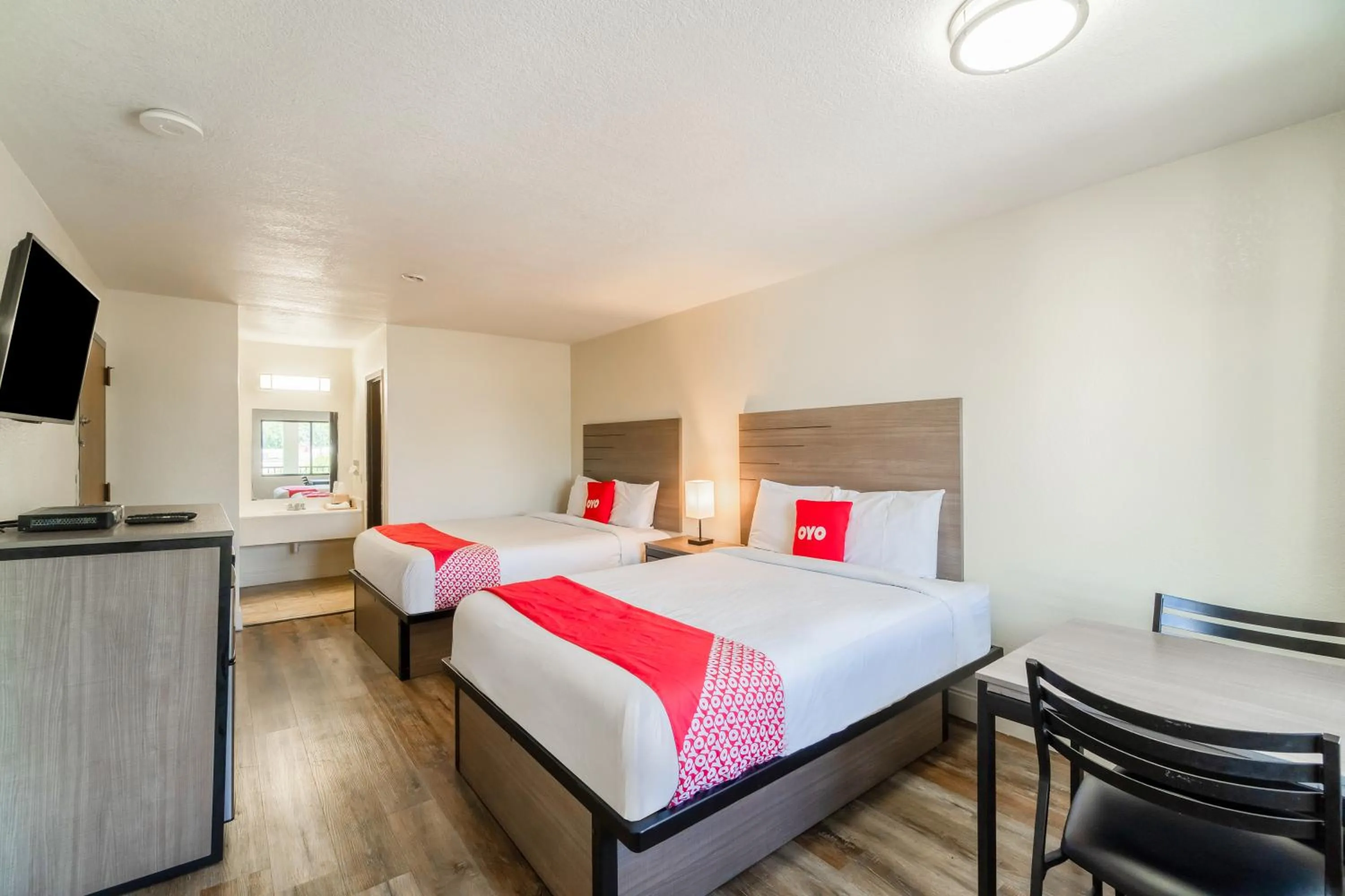 Bedroom, Bed in OYO Hotel Houston N Fm-1960 Champions TX