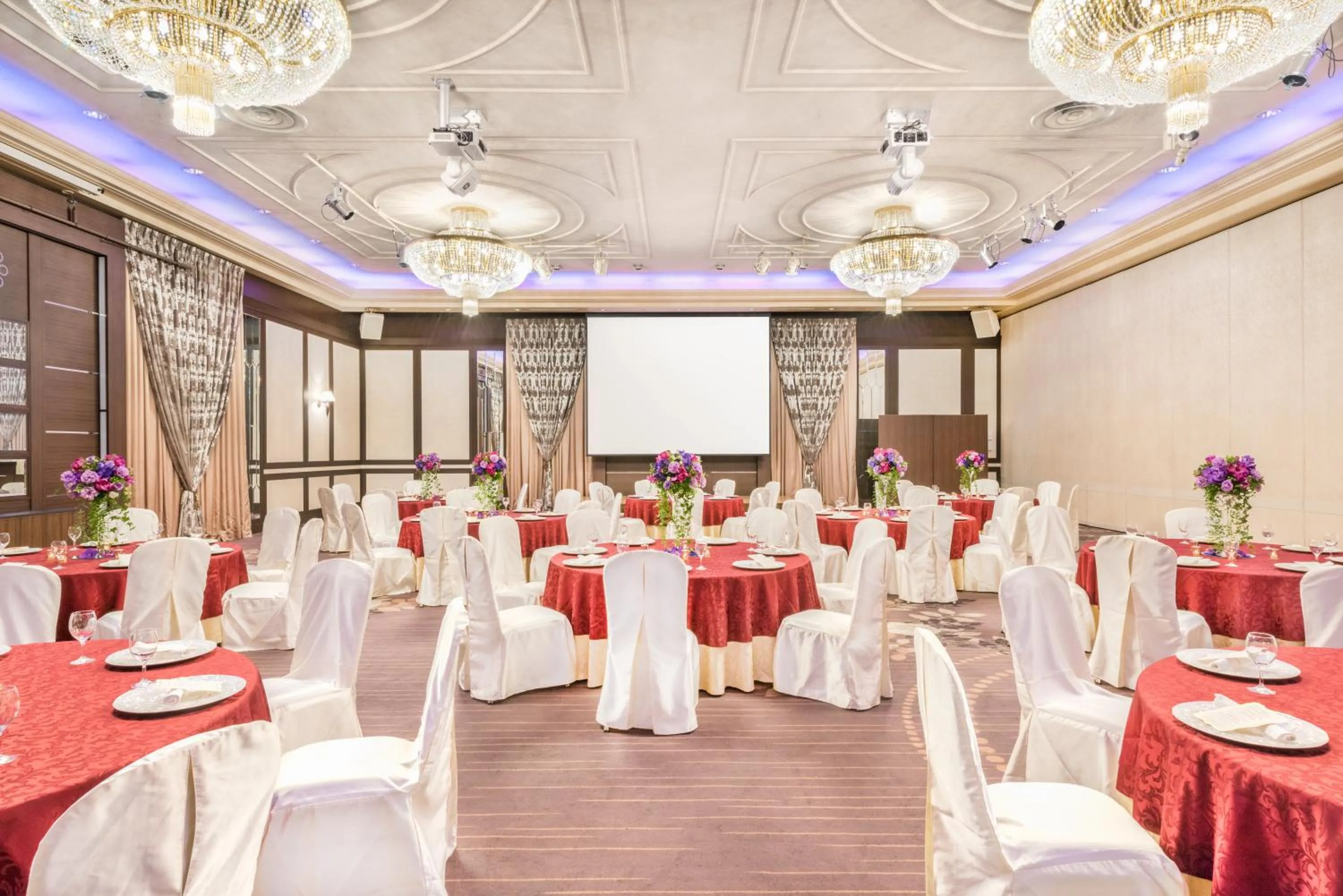 Meeting/conference room in ANA Crowne Plaza Kumamoto New Sky by IHG