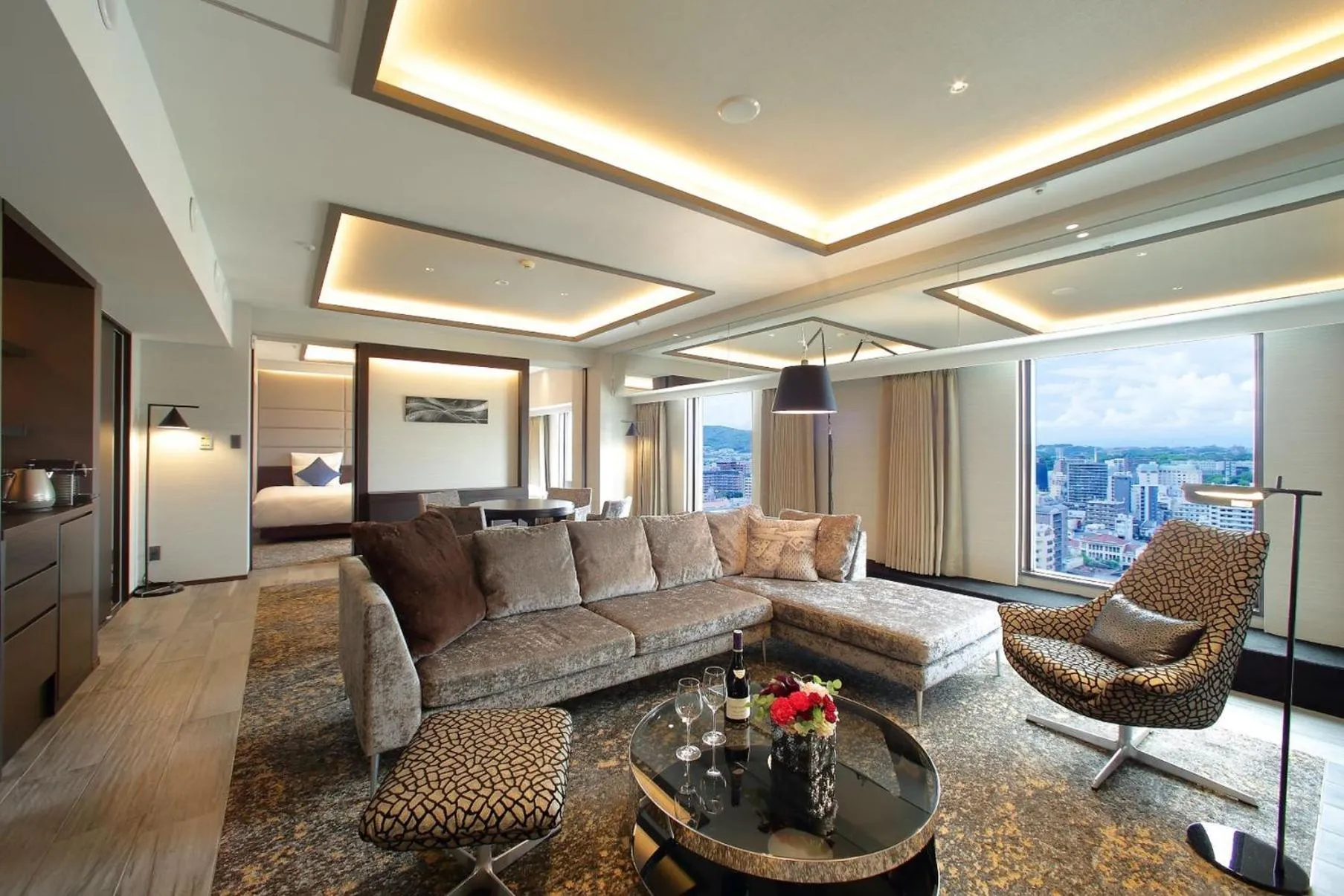 Photo of the whole room in ANA Crowne Plaza Kumamoto New Sky by IHG