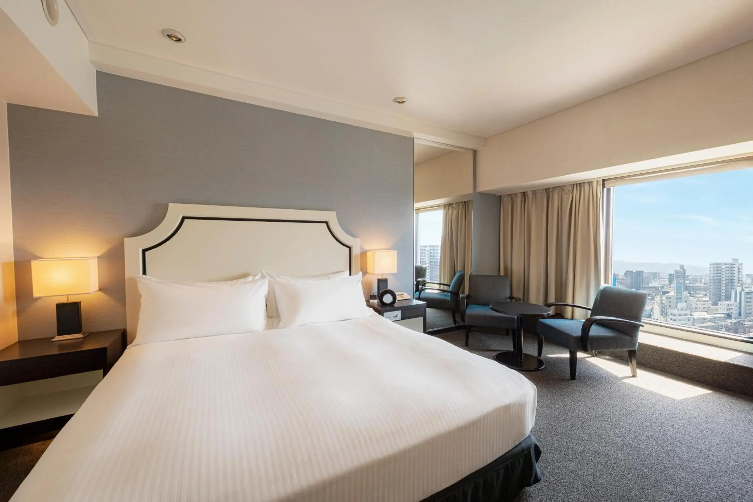 King Room - single occupancy - High Floor/Non-Smoking in ANA Crowne Plaza Kumamoto New Sky by IHG King Room - single occupancy - High Floor/Non-Smoking in ANA Crowne Plaza Kumamoto New Sky by IHG