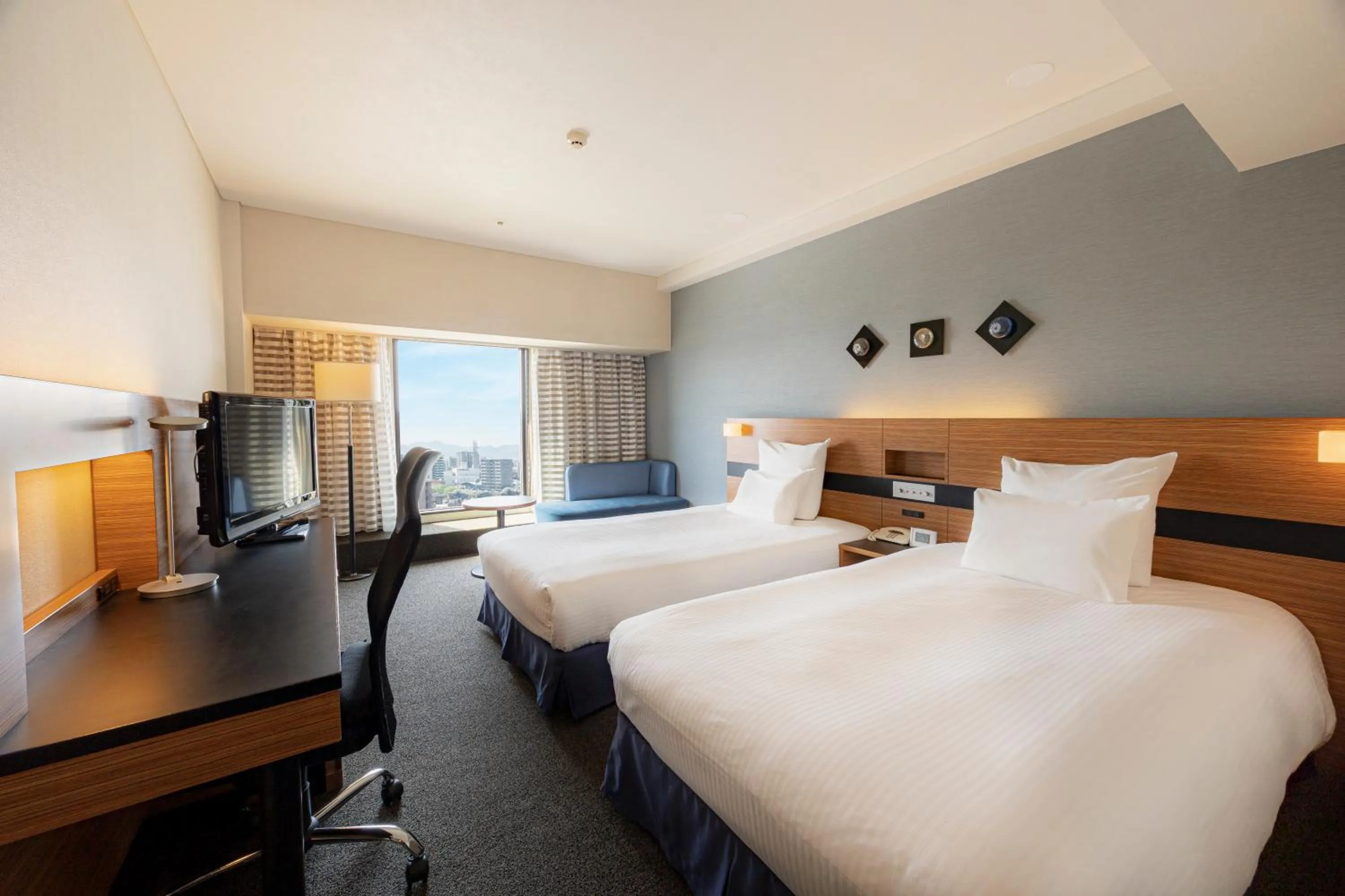 Photo of the whole room, Bed in ANA Crowne Plaza Kumamoto New Sky by IHG