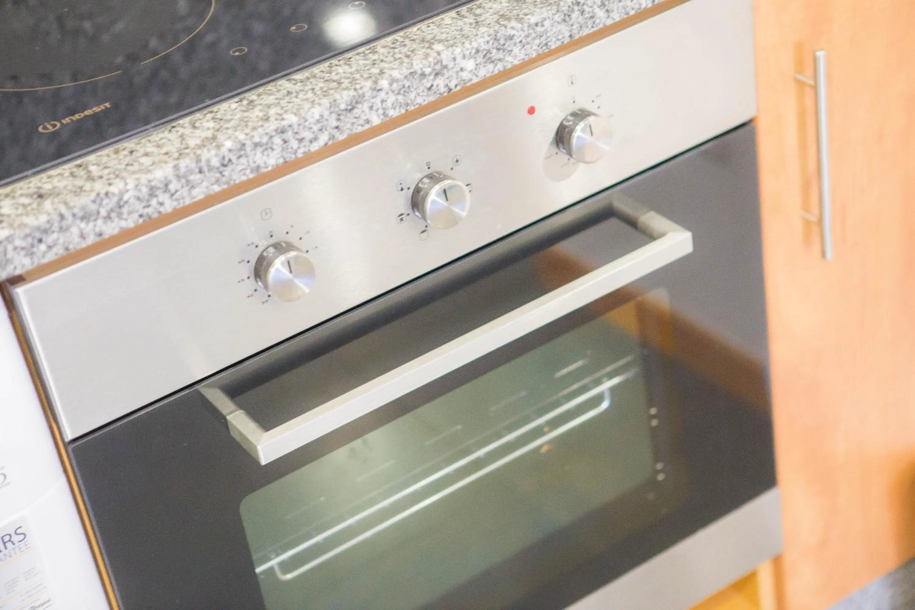 Kitchen or kitchenette in Five Design Rooftop by Storytellers