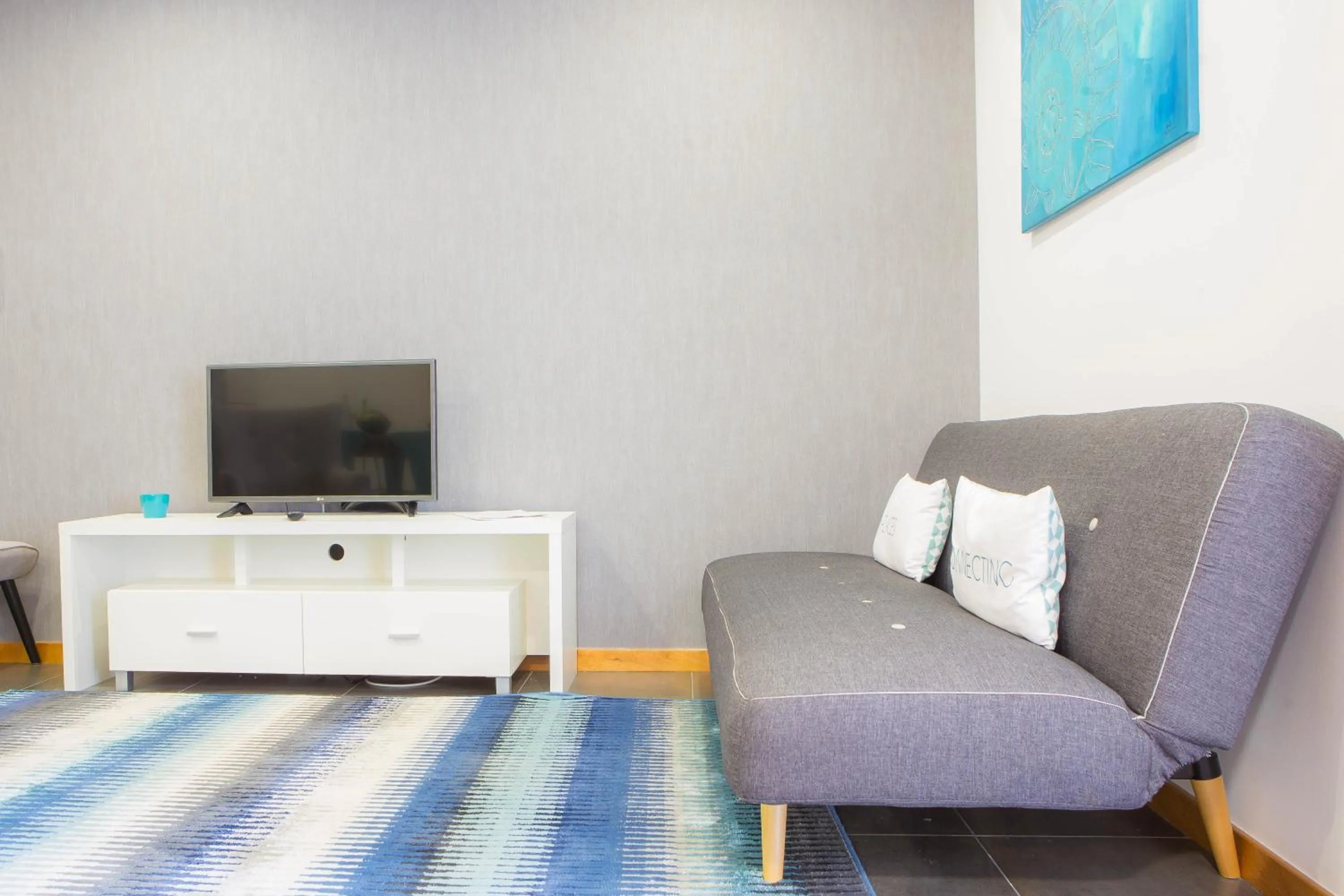 Living room in Five Design Rooftop by Storytellers