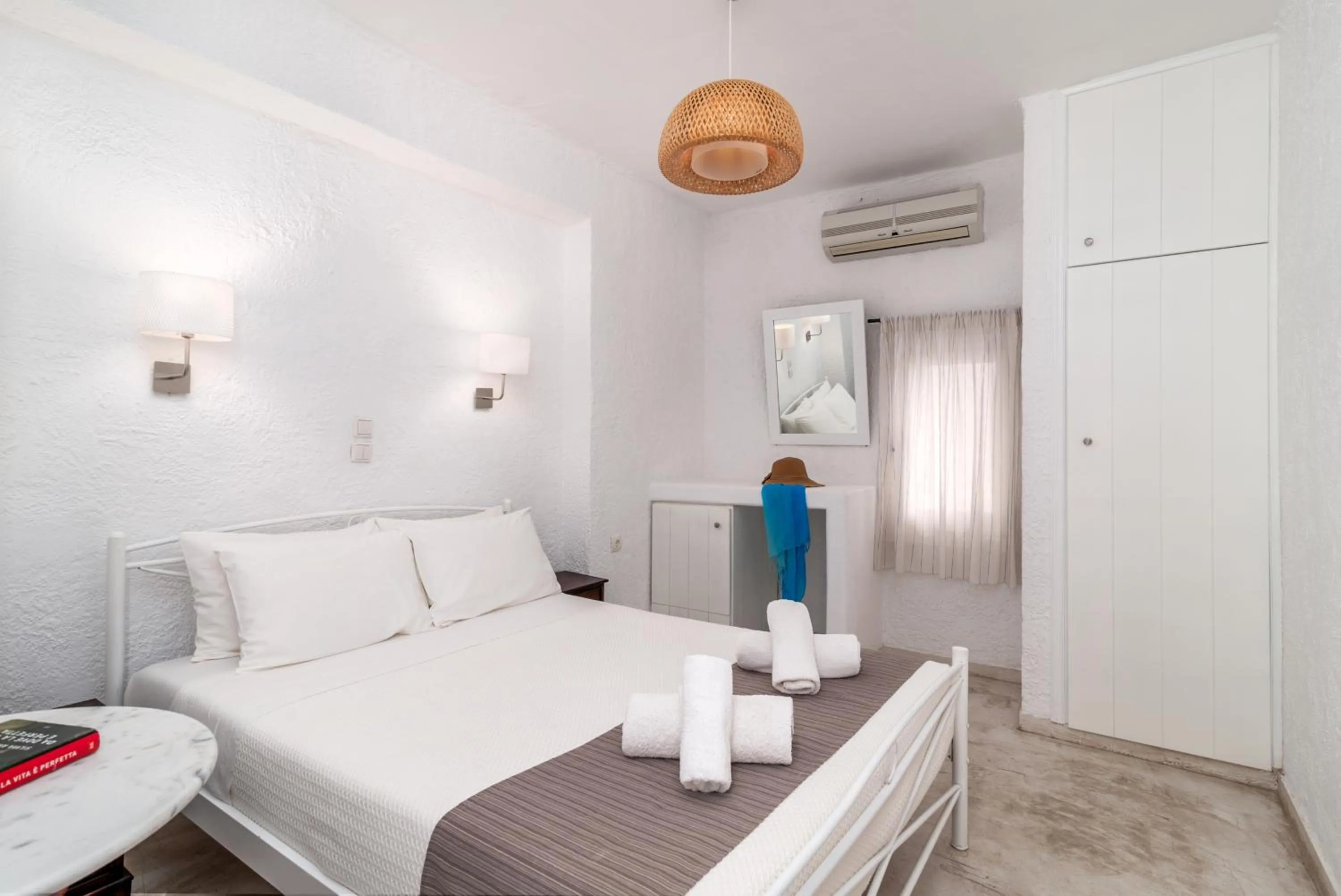 Bedroom, Bed in Auberge 32 Old Town