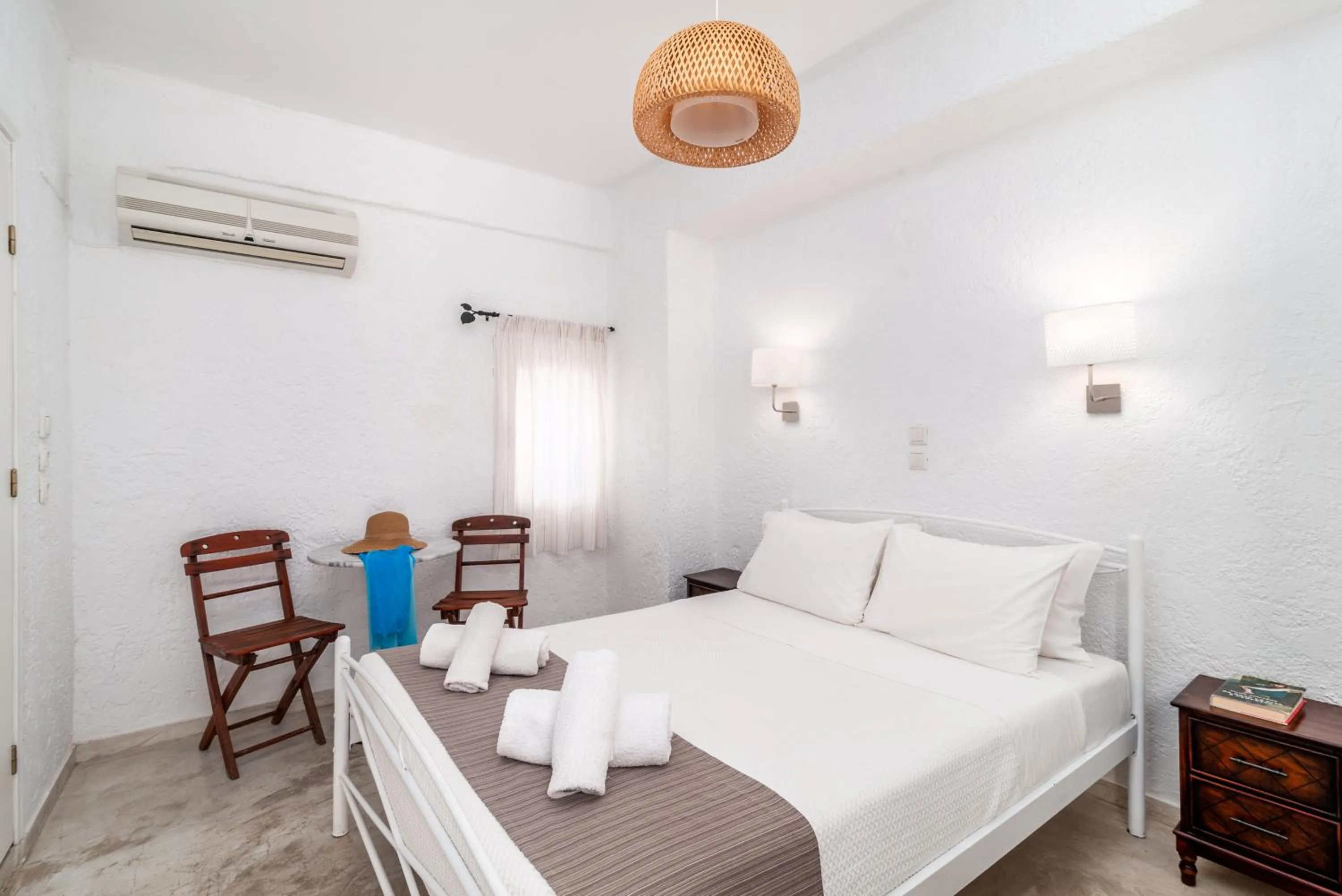 Bedroom, Bed in Auberge 32 Old Town