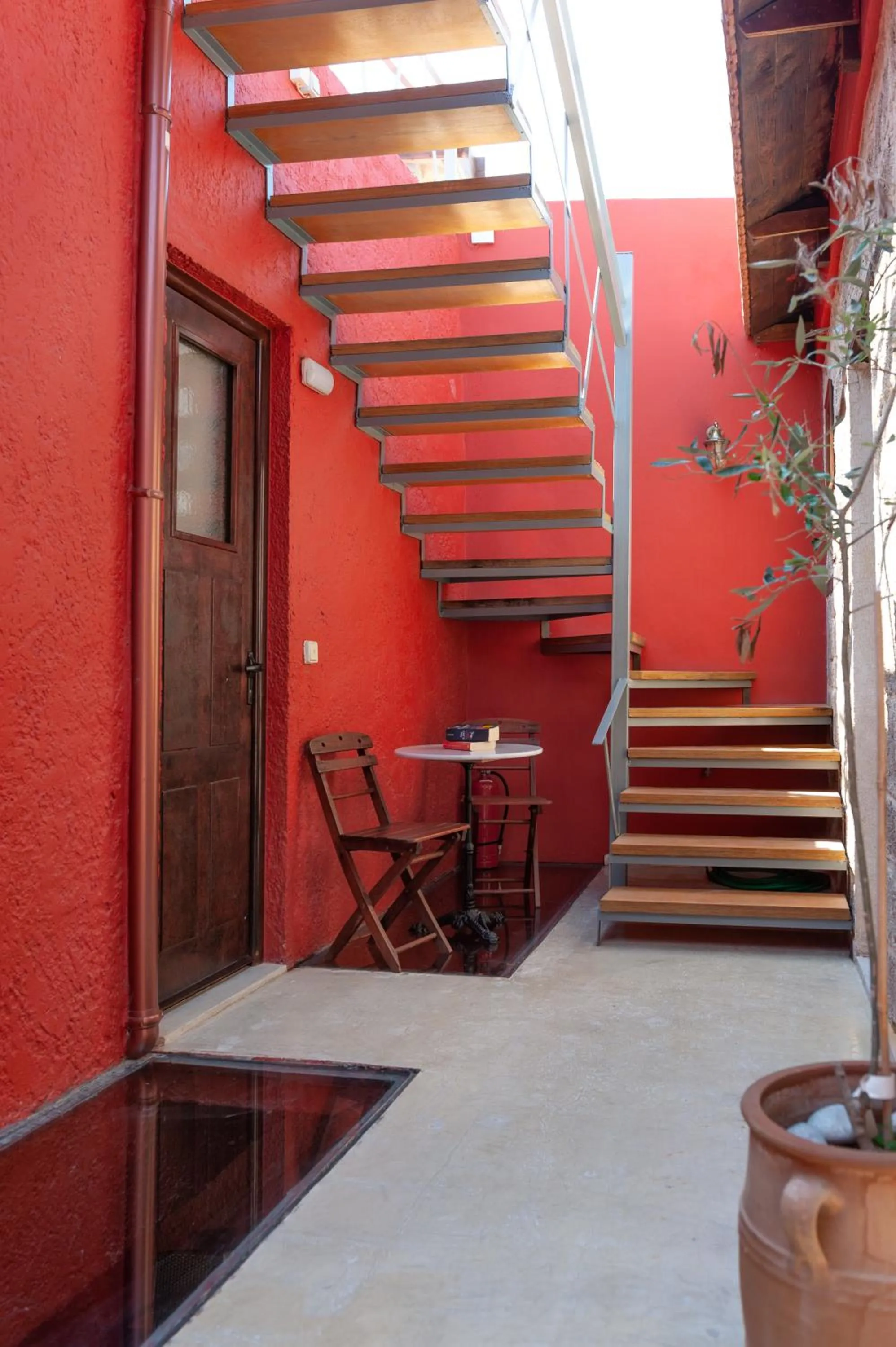 Property building in Auberge 32 Old Town