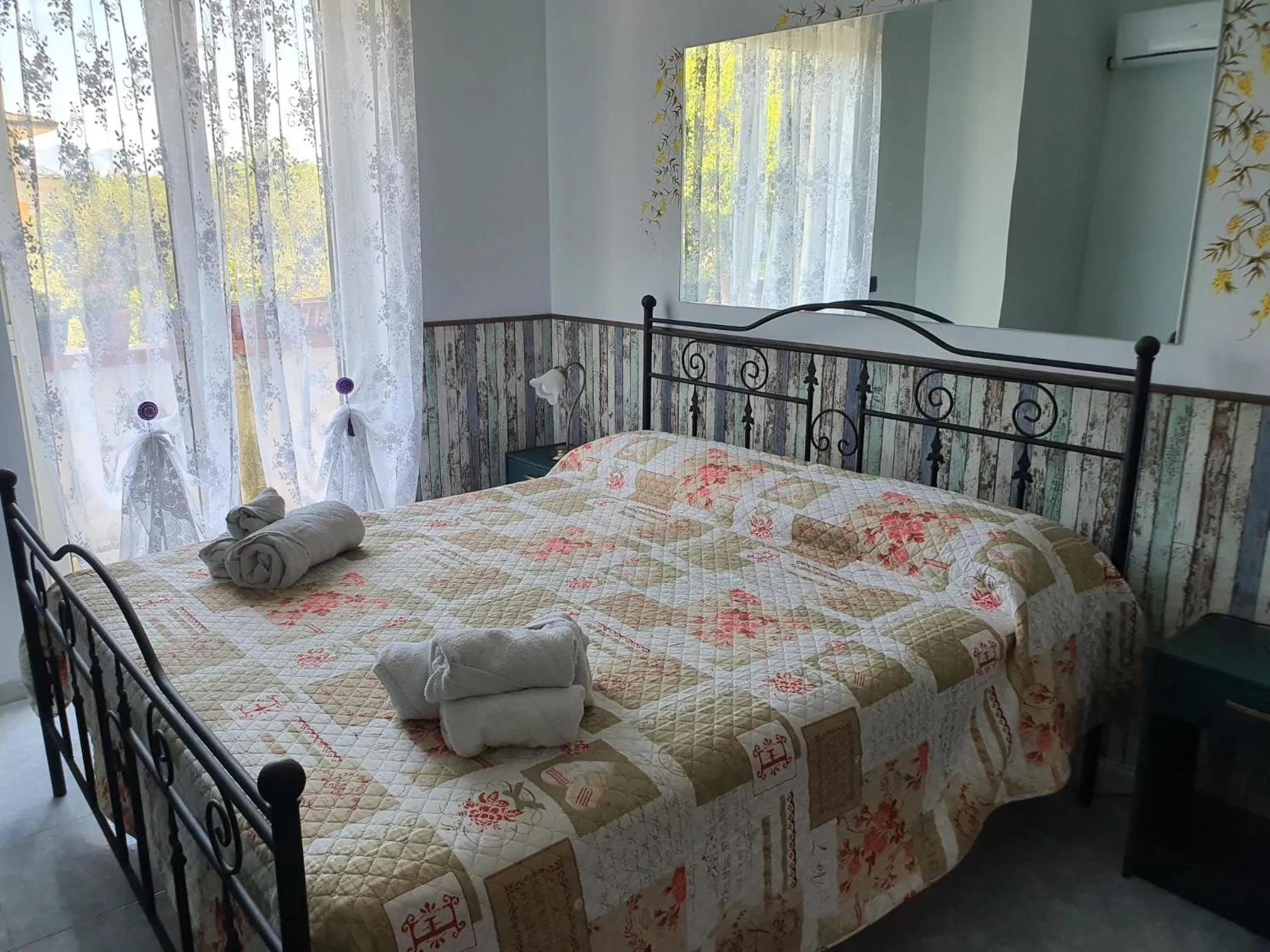 Bed in Libro di Sogni - B&B Letterario