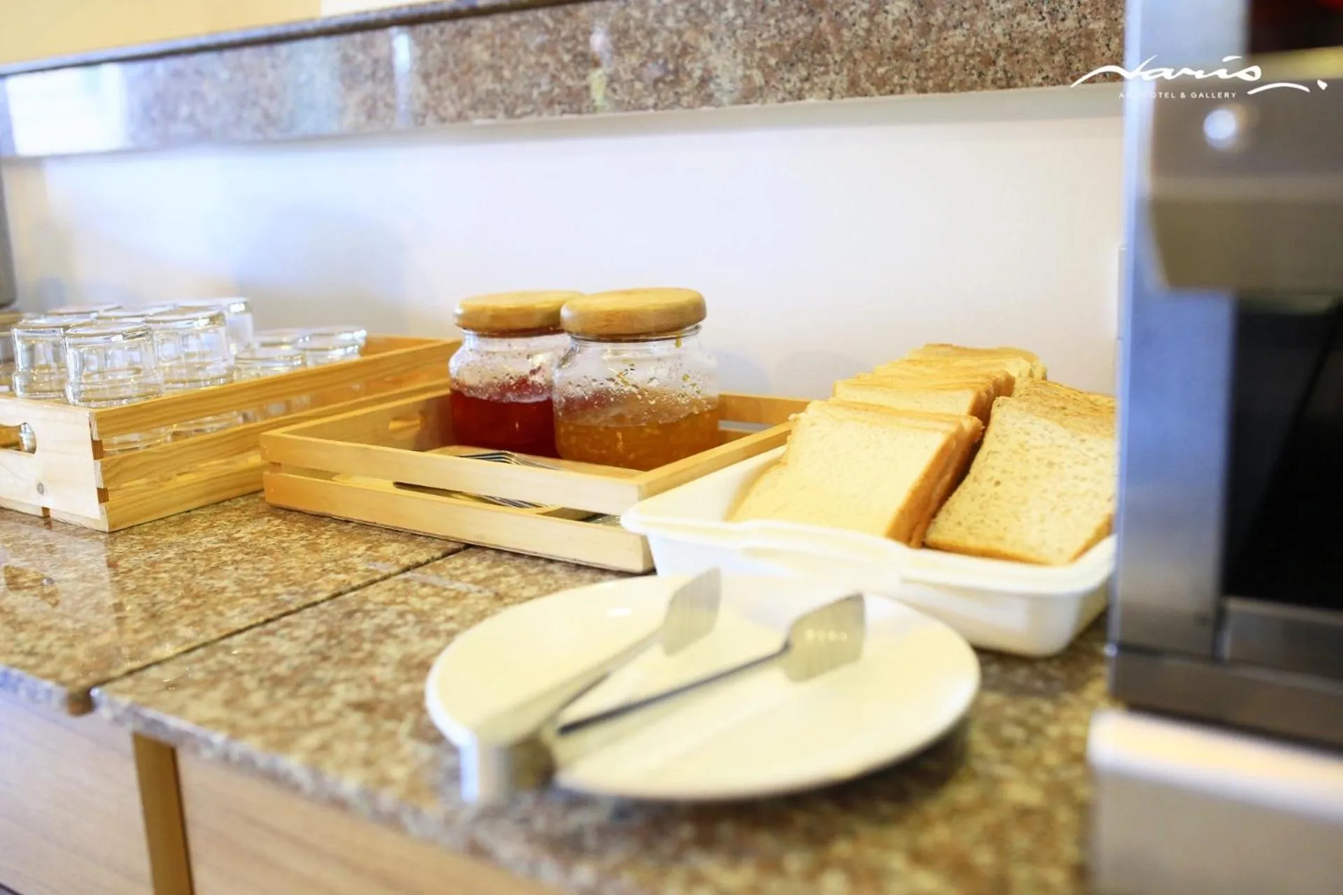 Breakfast in Naris Art Hotel