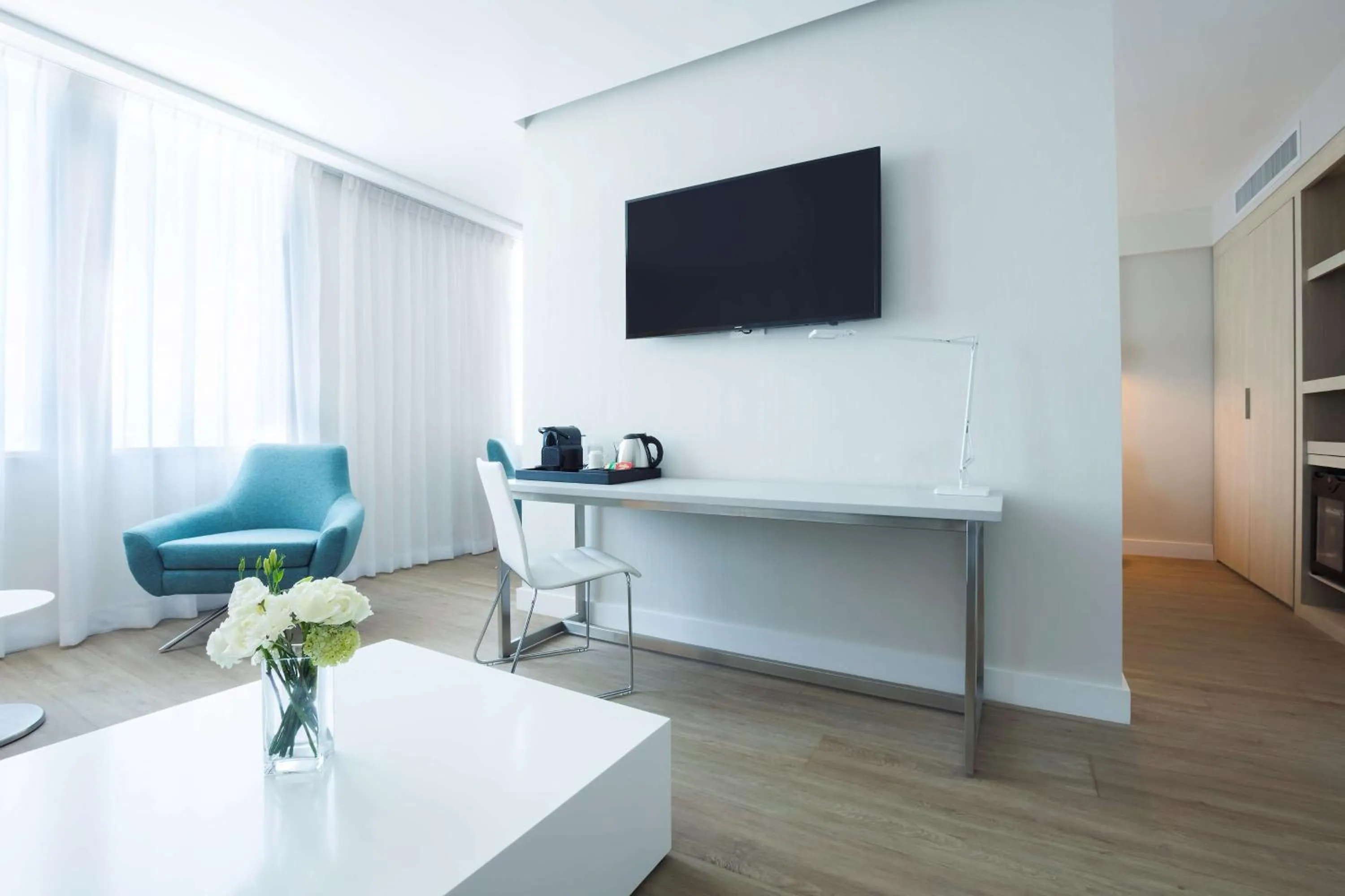 Photo of the whole room in NH Monterrey La Fe