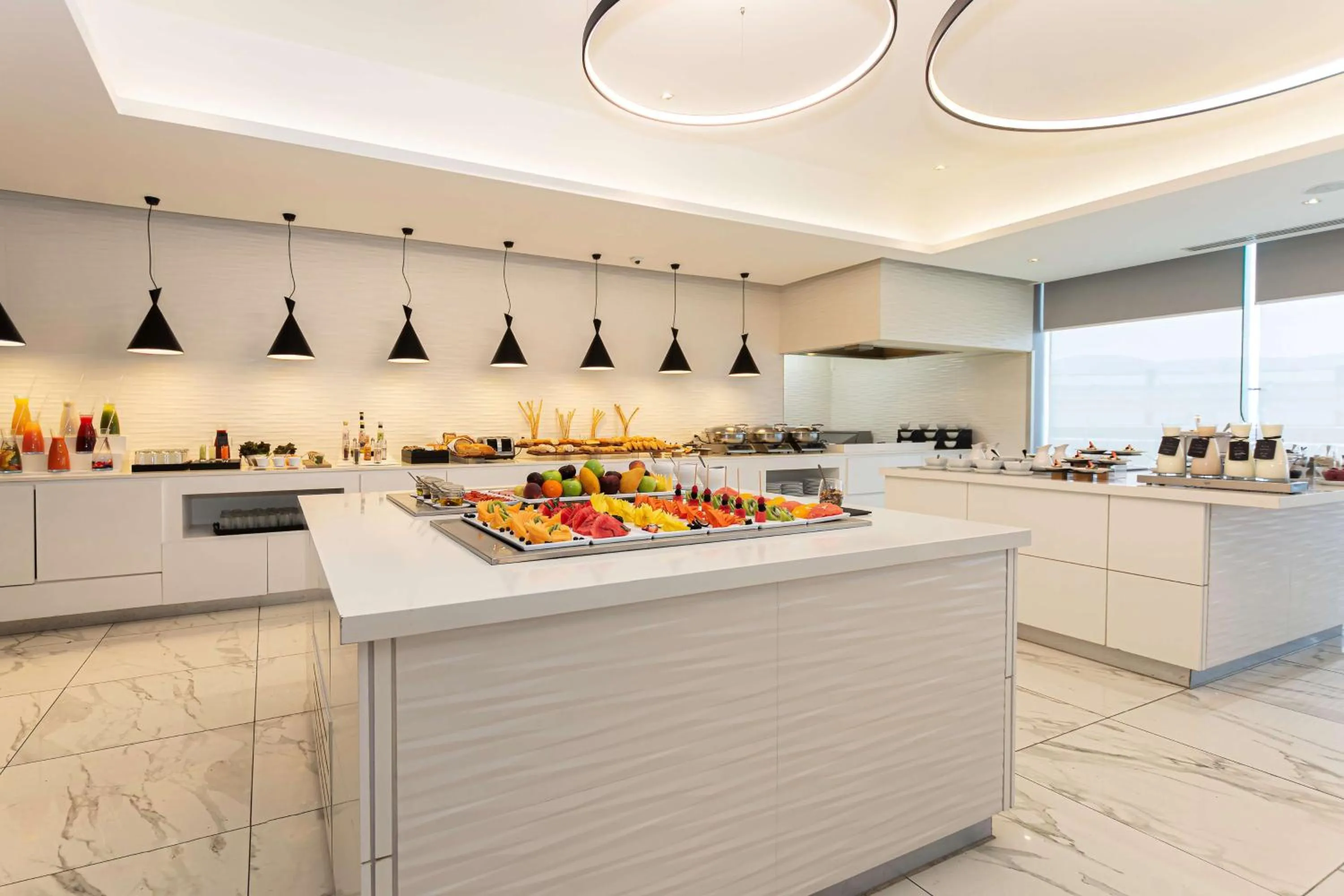 Breakfast in NH Monterrey La Fe