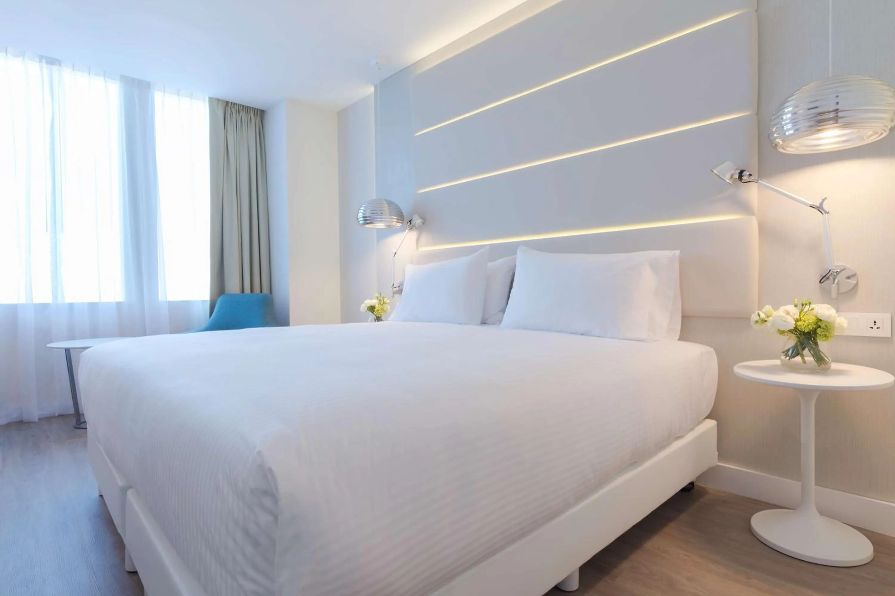 Bedroom, Bed in NH Monterrey La Fe