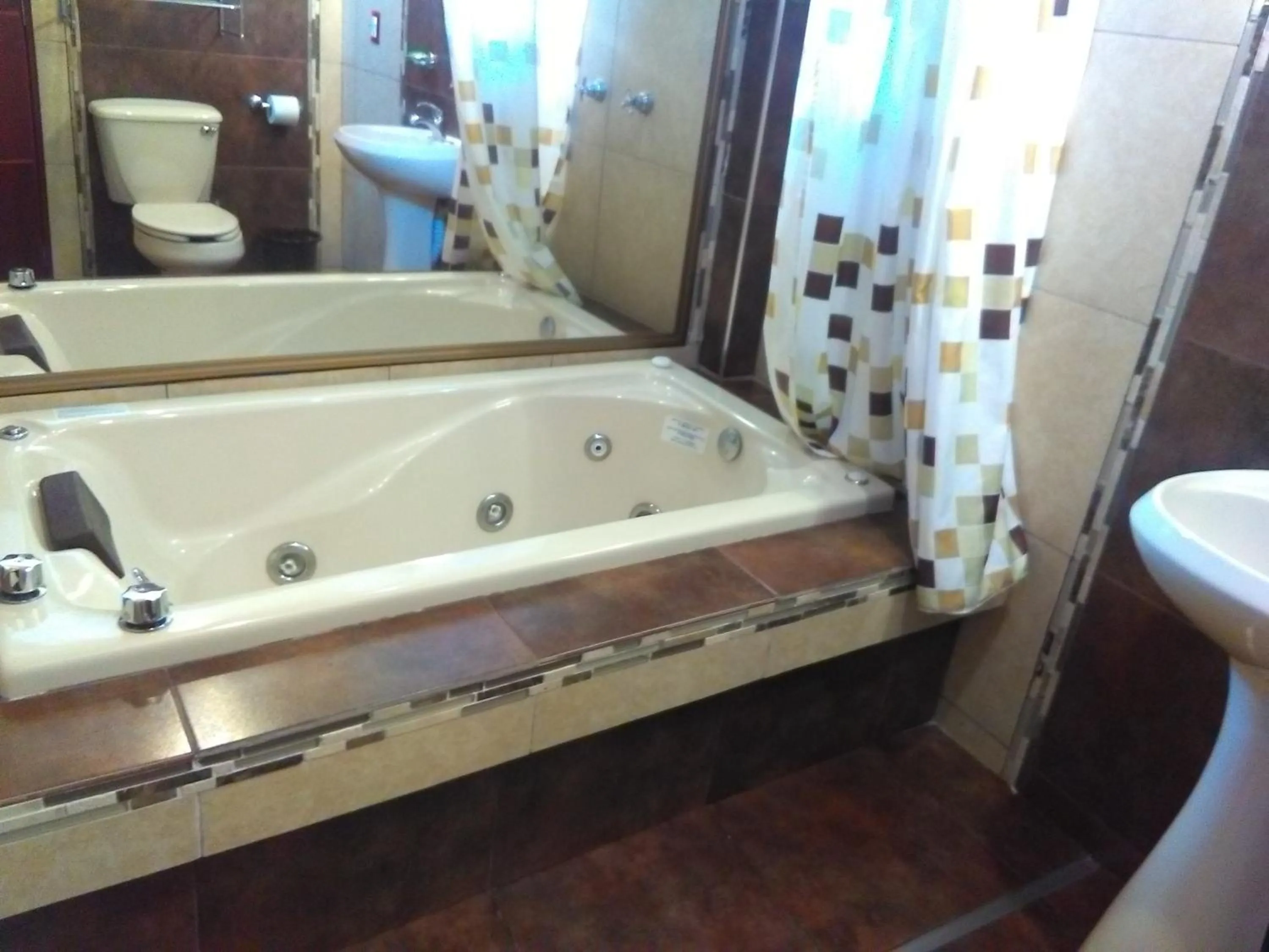 Hot Tub in Hotel Farah