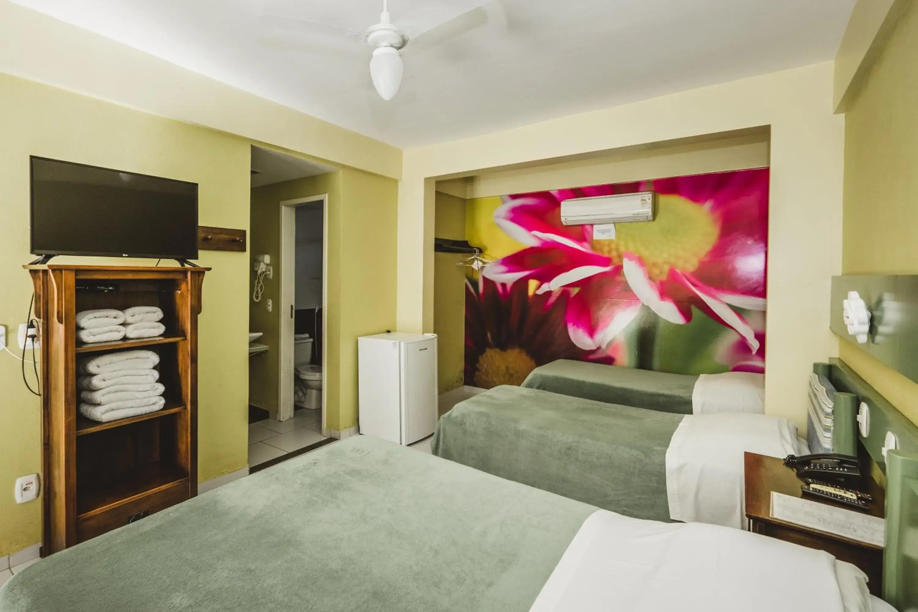 Classic Quadruple Room - single occupancy in Hotel Pousada Vovô Zinho Classic Quadruple Room - single occupancy in Hotel Pousada Vovô Zinho