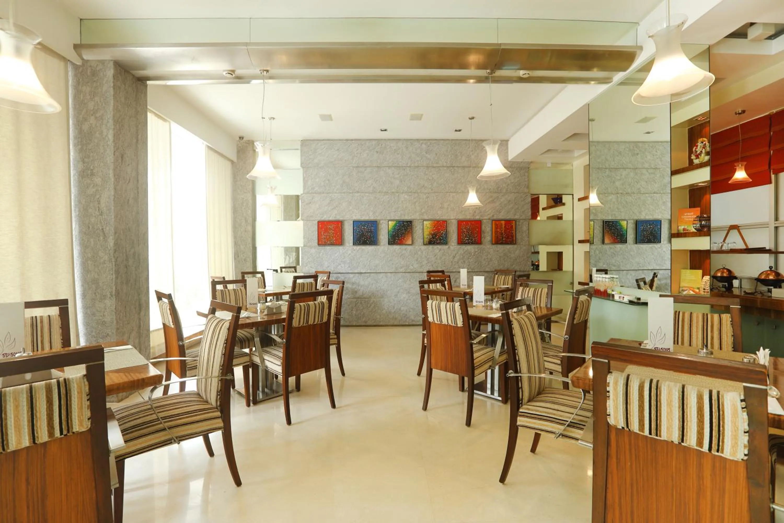 Restaurant/places to eat in Regency Hotel Malabar Hill
