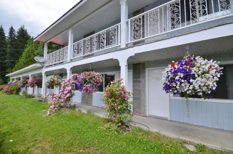Property Building in High Country Inn