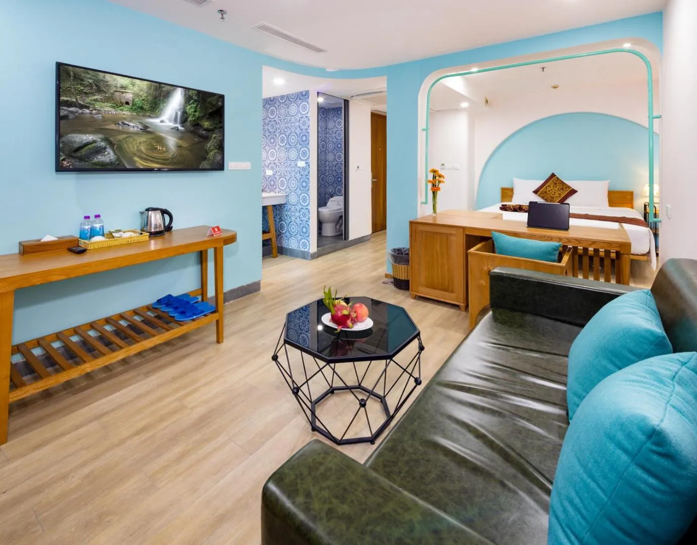 Photo of the whole room, Bed in Prime New Hotel