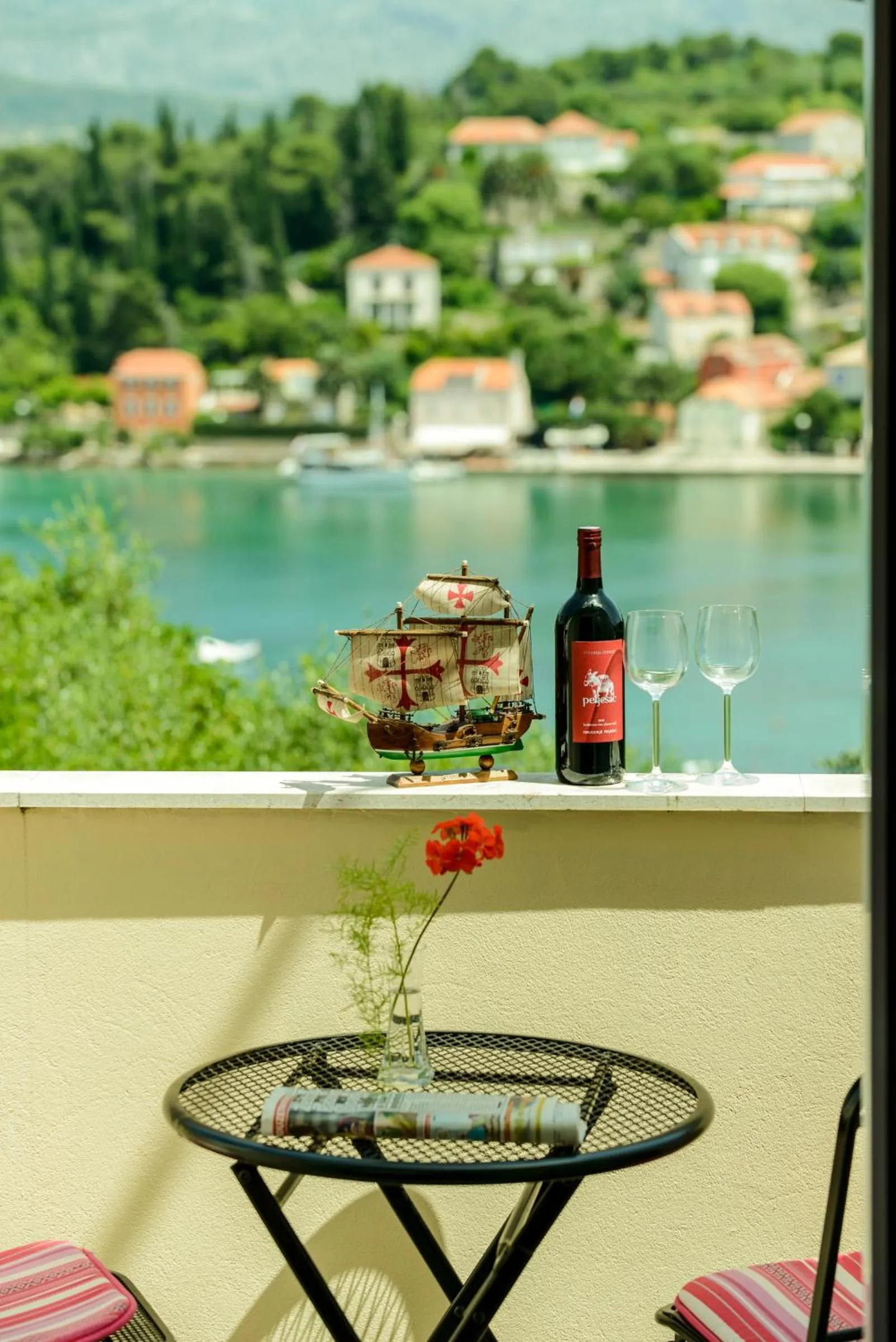 Decorative detail in Oreb Dream Apartments