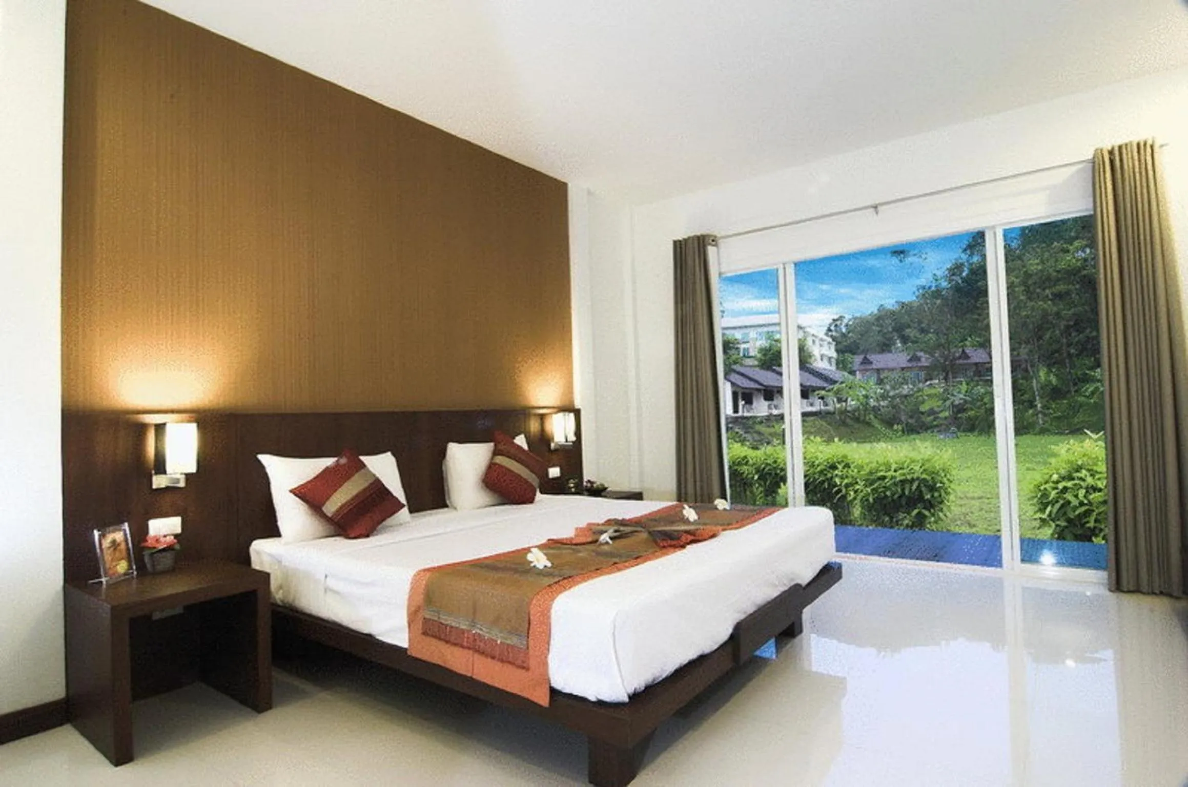 Bed in PS Hill Resort Phuket Patong - SHA Plus