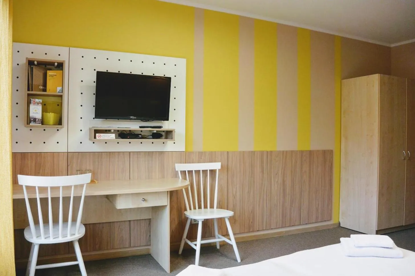 Photo of the whole room, Bed in Alba Hotel