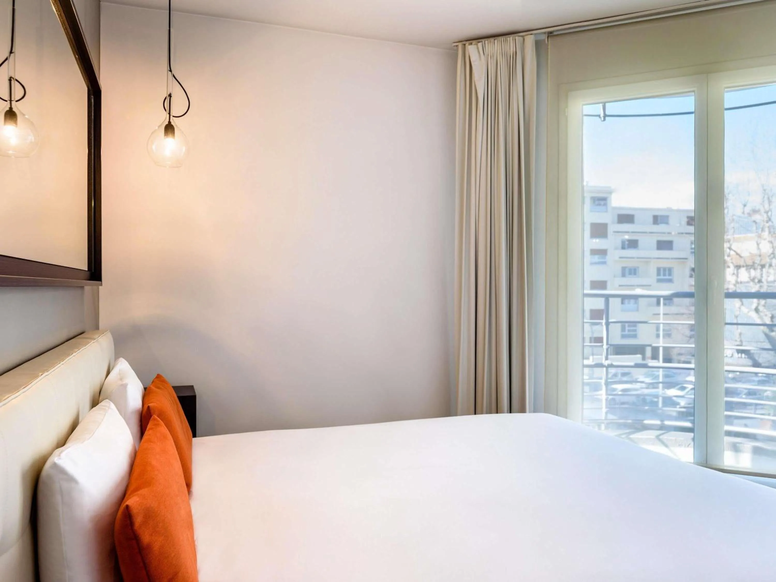 Property building, Bed in Adagio Nice Centre