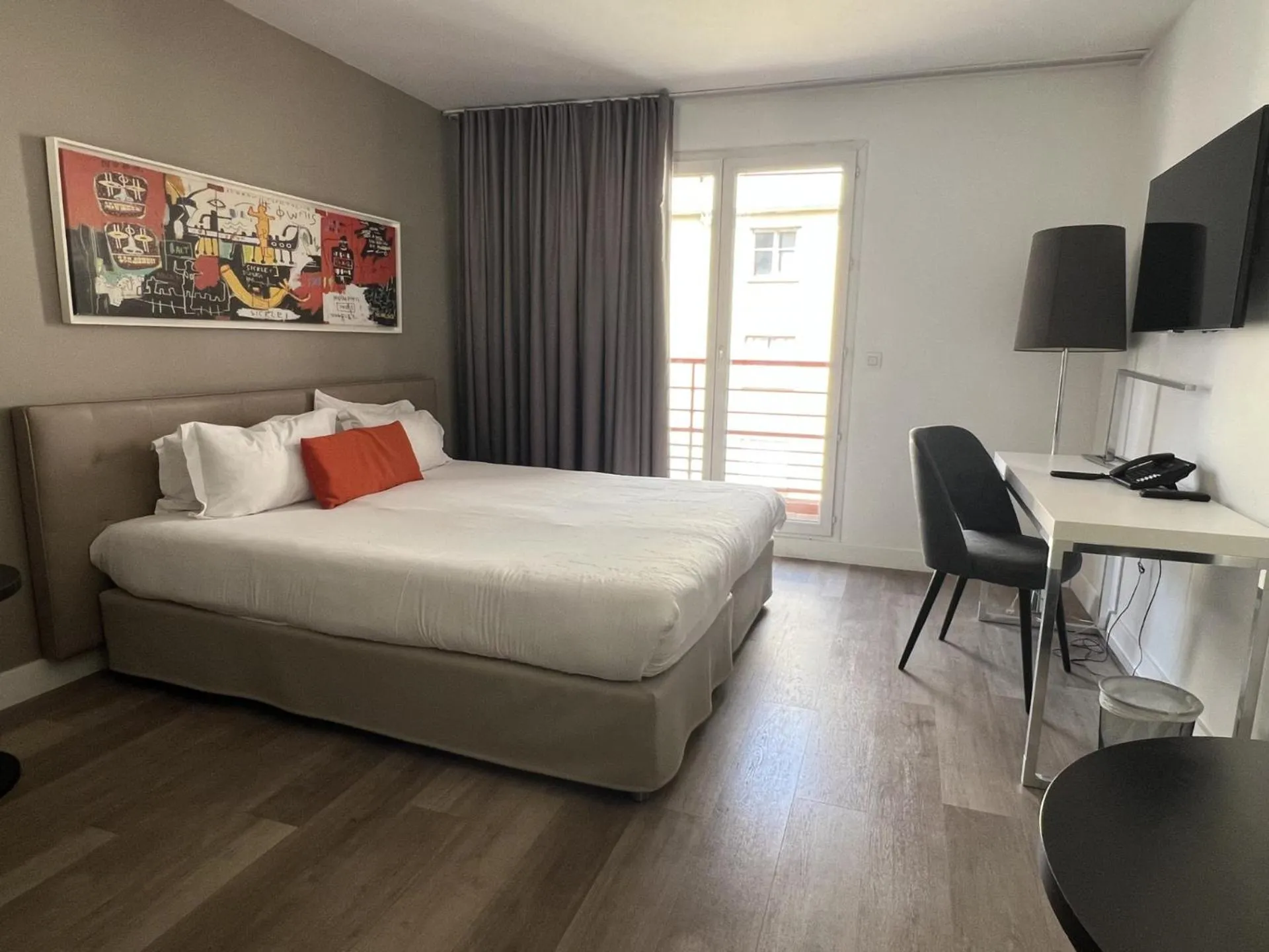 Bed in Adagio Nice Centre