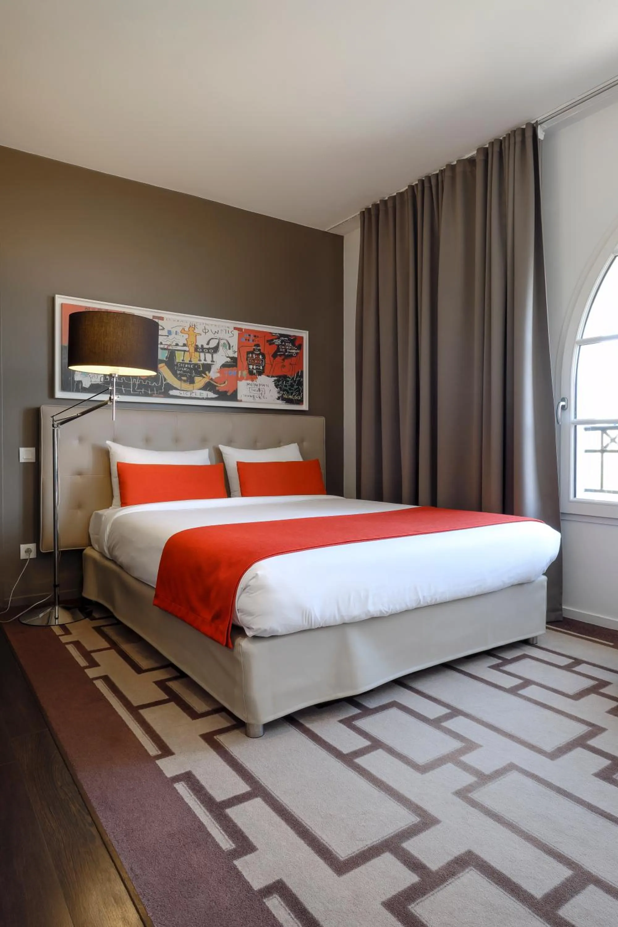 Bed in Adagio Nice Centre