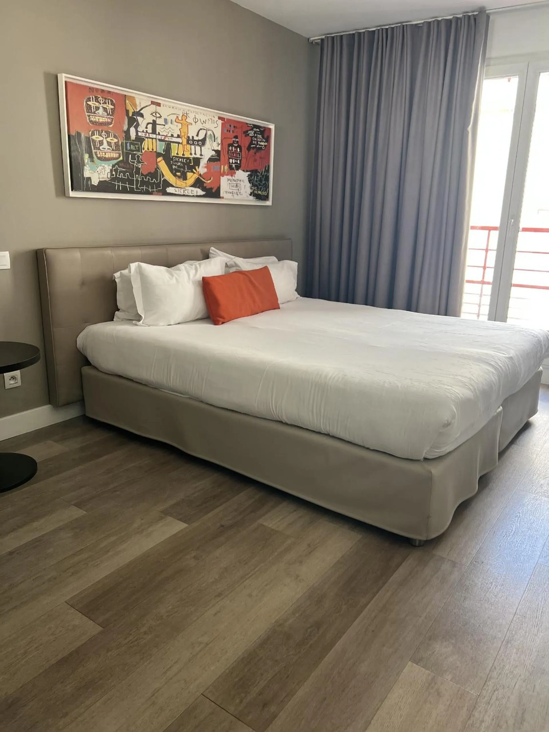 Bed in Adagio Nice Centre