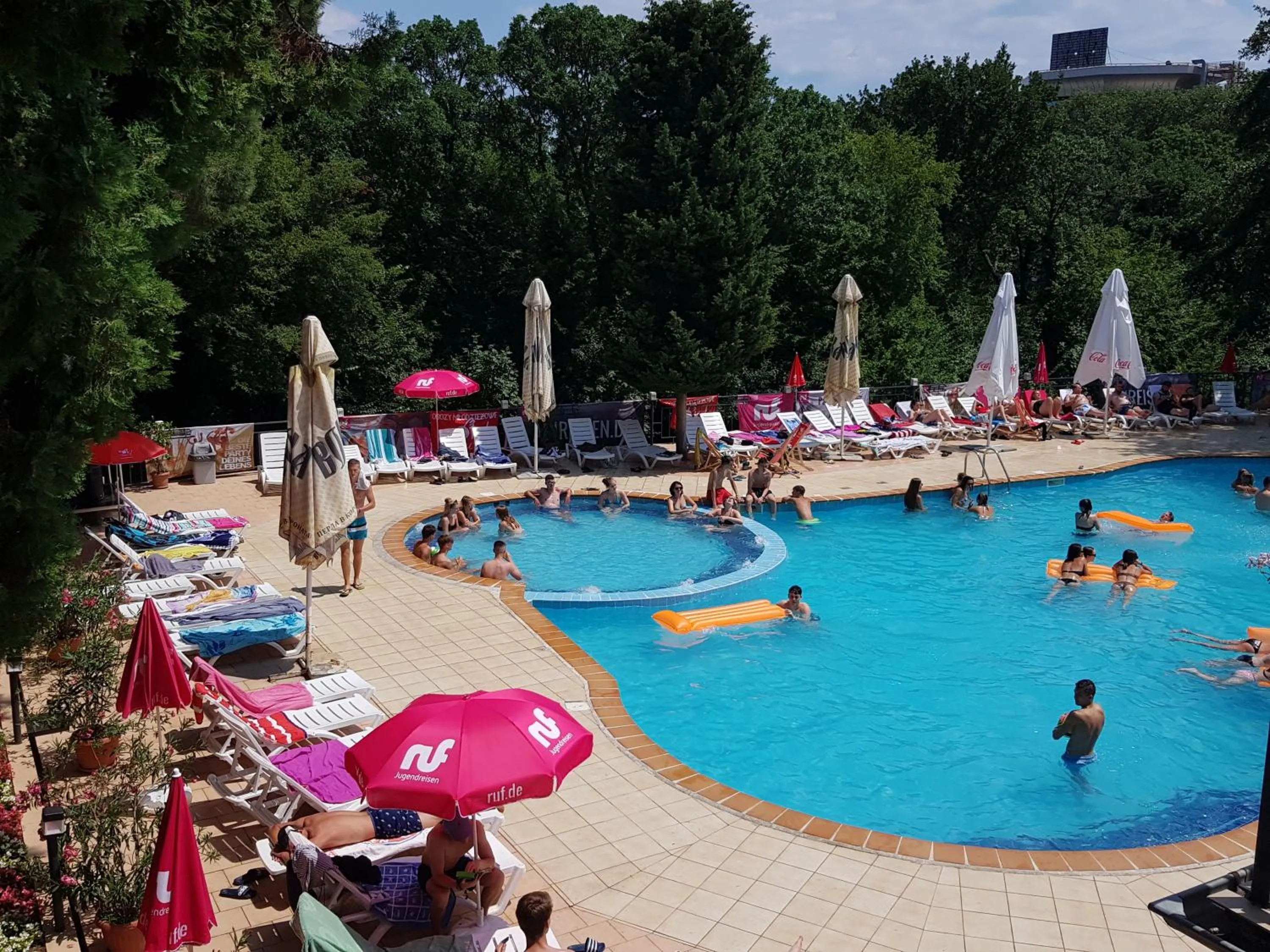 Swimming pool in Tintyava Park Hotel