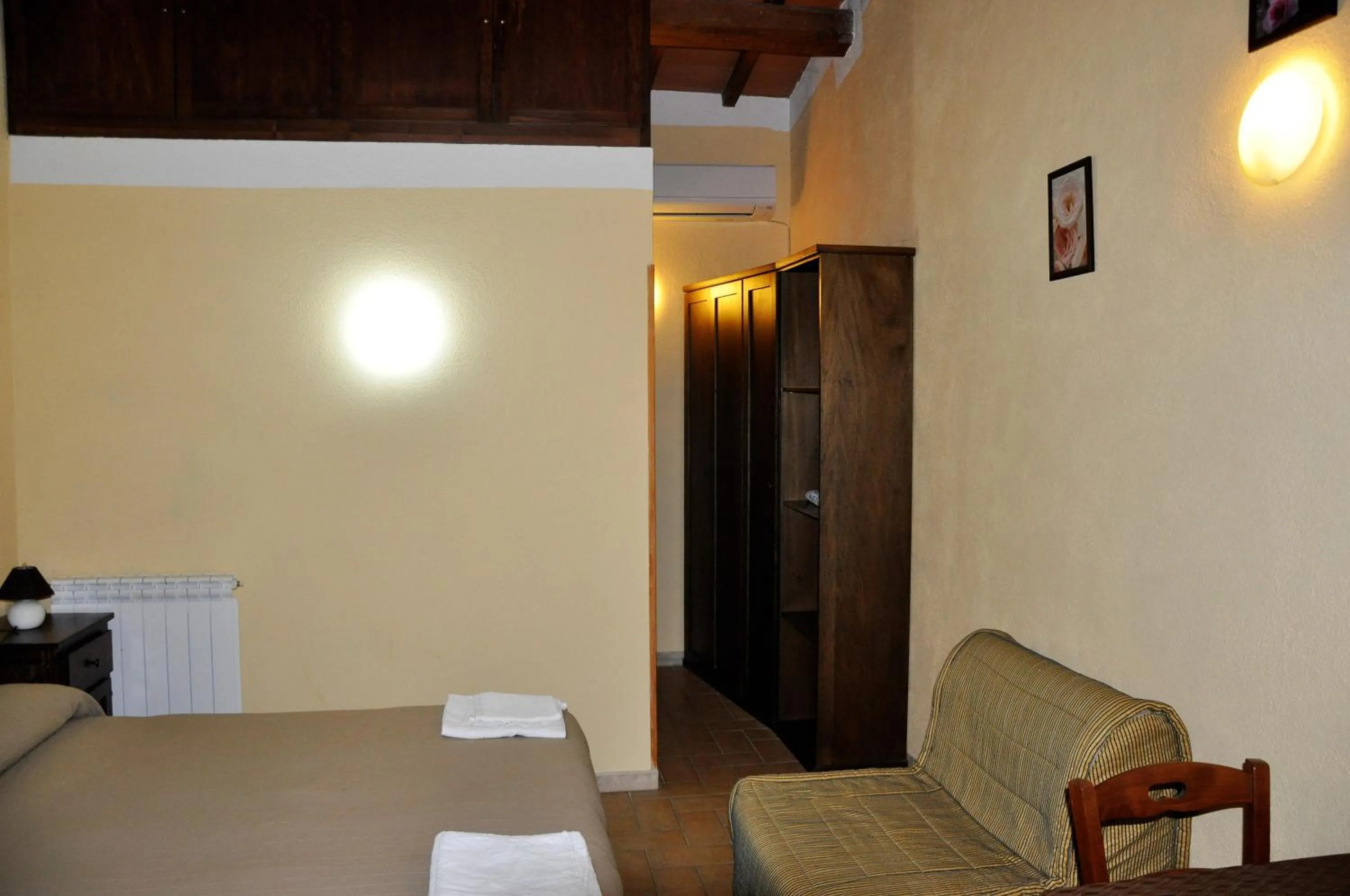 Bedroom, Bed in Agriturismo Nociquerceto