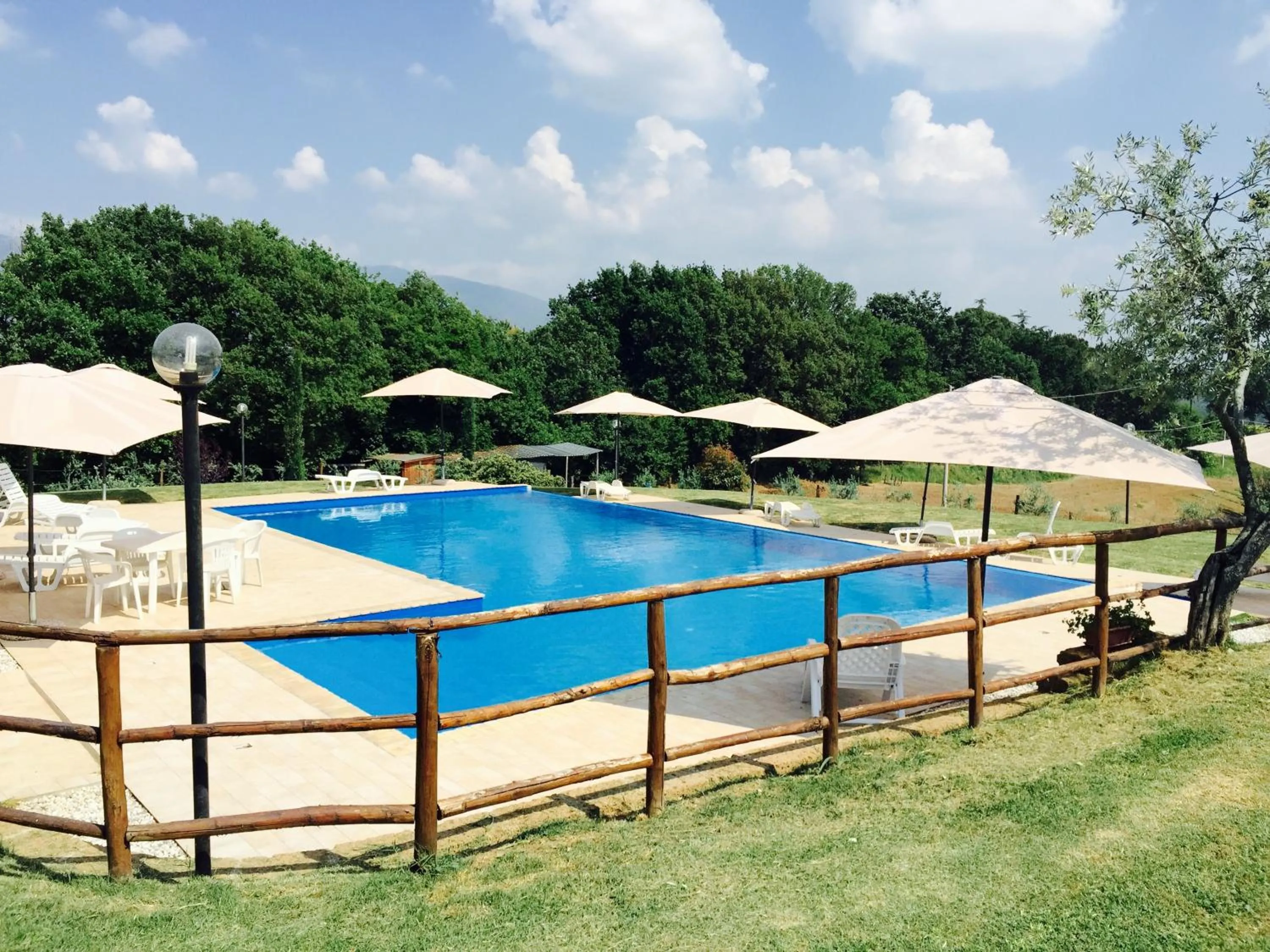 Swimming pool in Agriturismo Nociquerceto